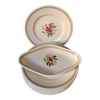 Set of 8 hand-painted dinner plates