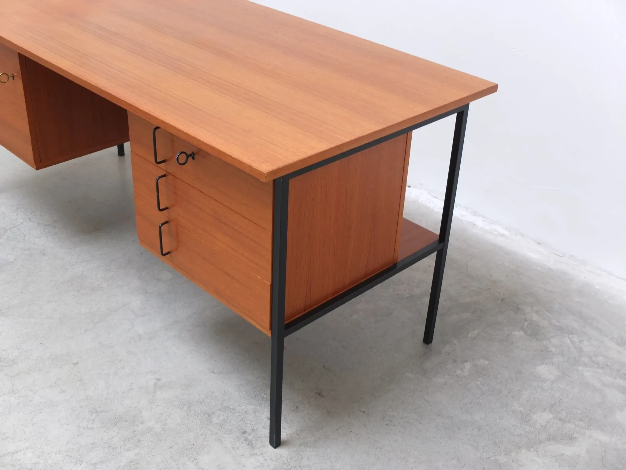 Minimalist freestanding desk by Günter Renkel for REGO, 1960s
