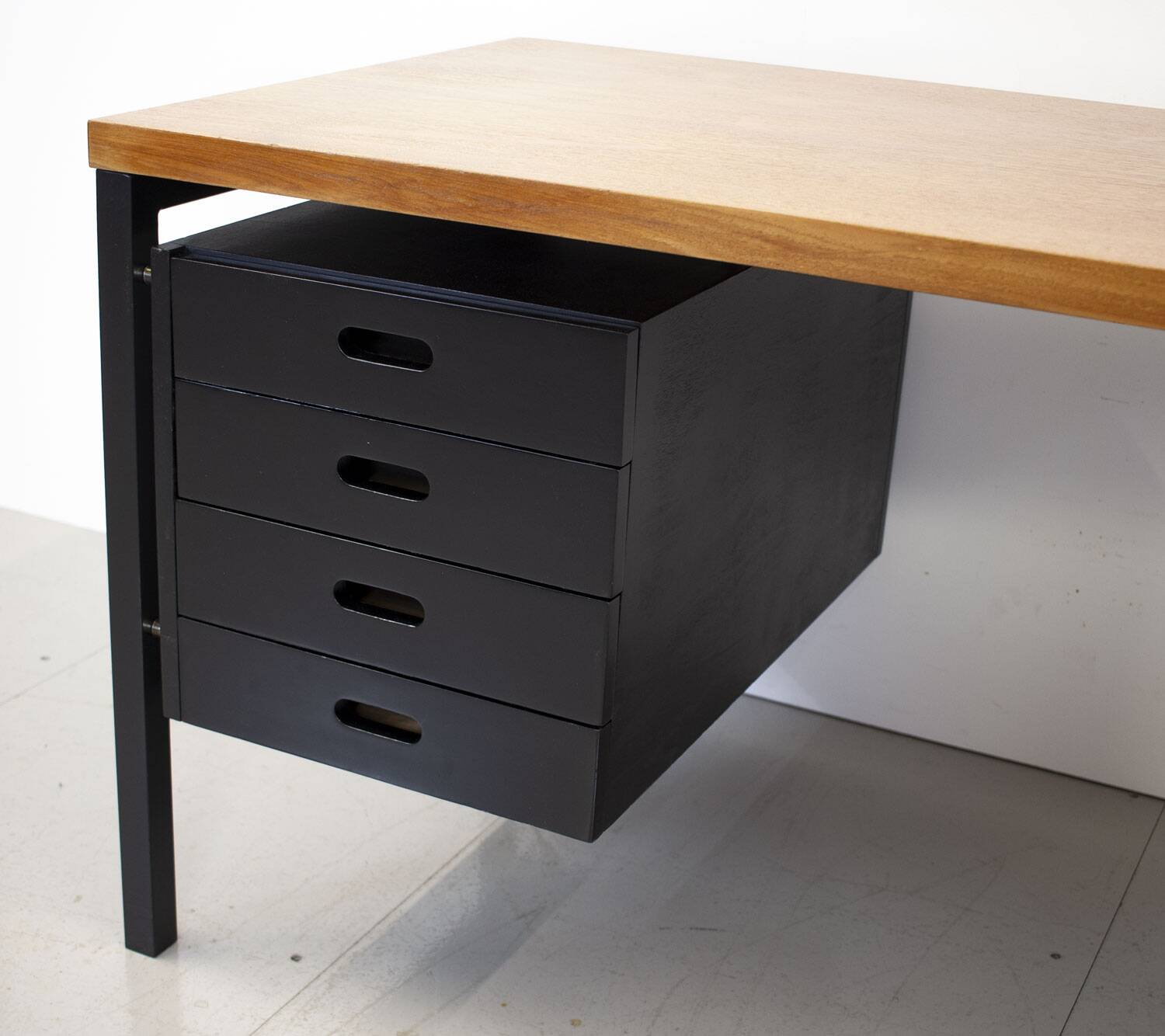Bureau hollandais en teck et acier noir des années 1960