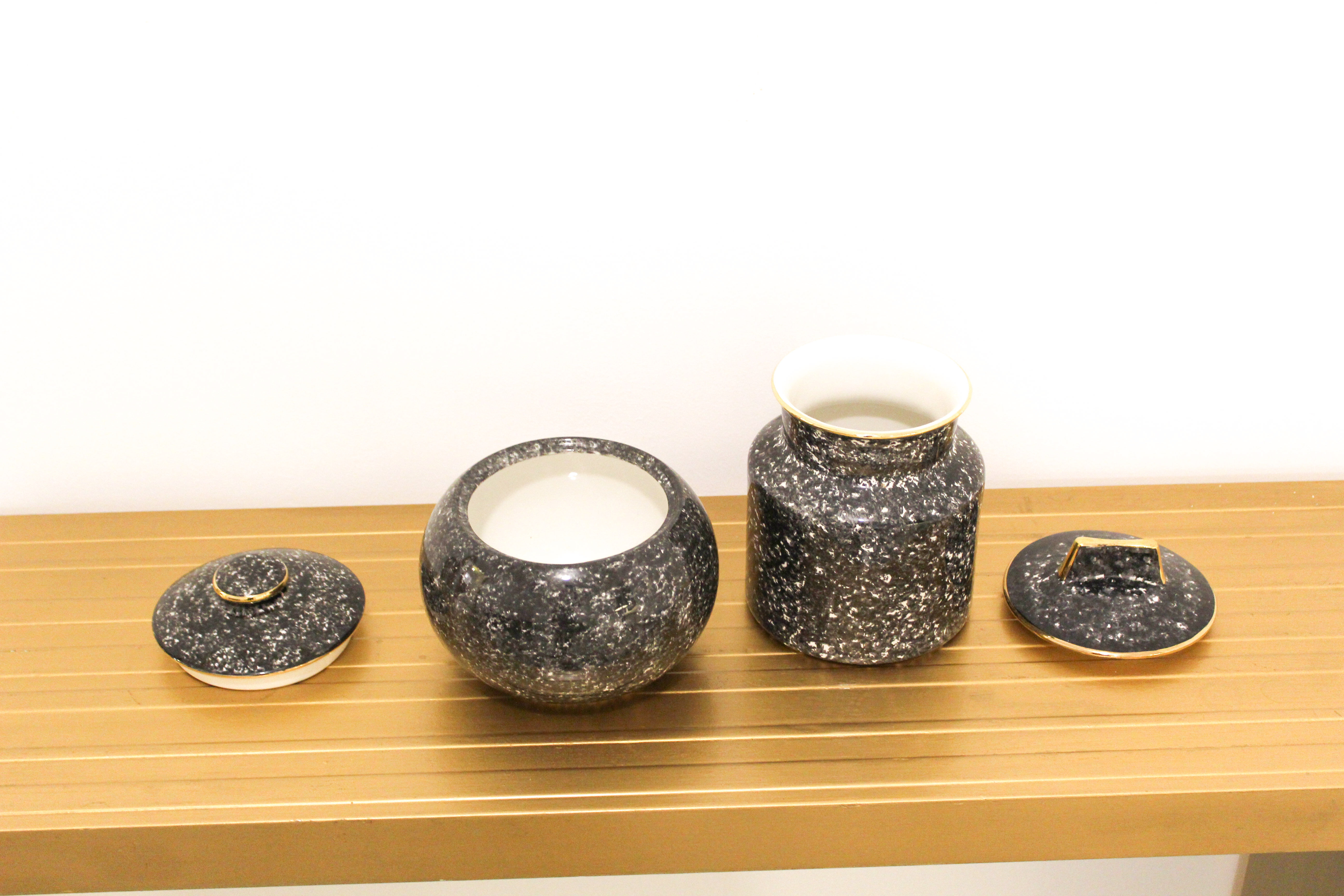 Pair of Vicentina ceramic vases, hand-decorated, Italy 1970'