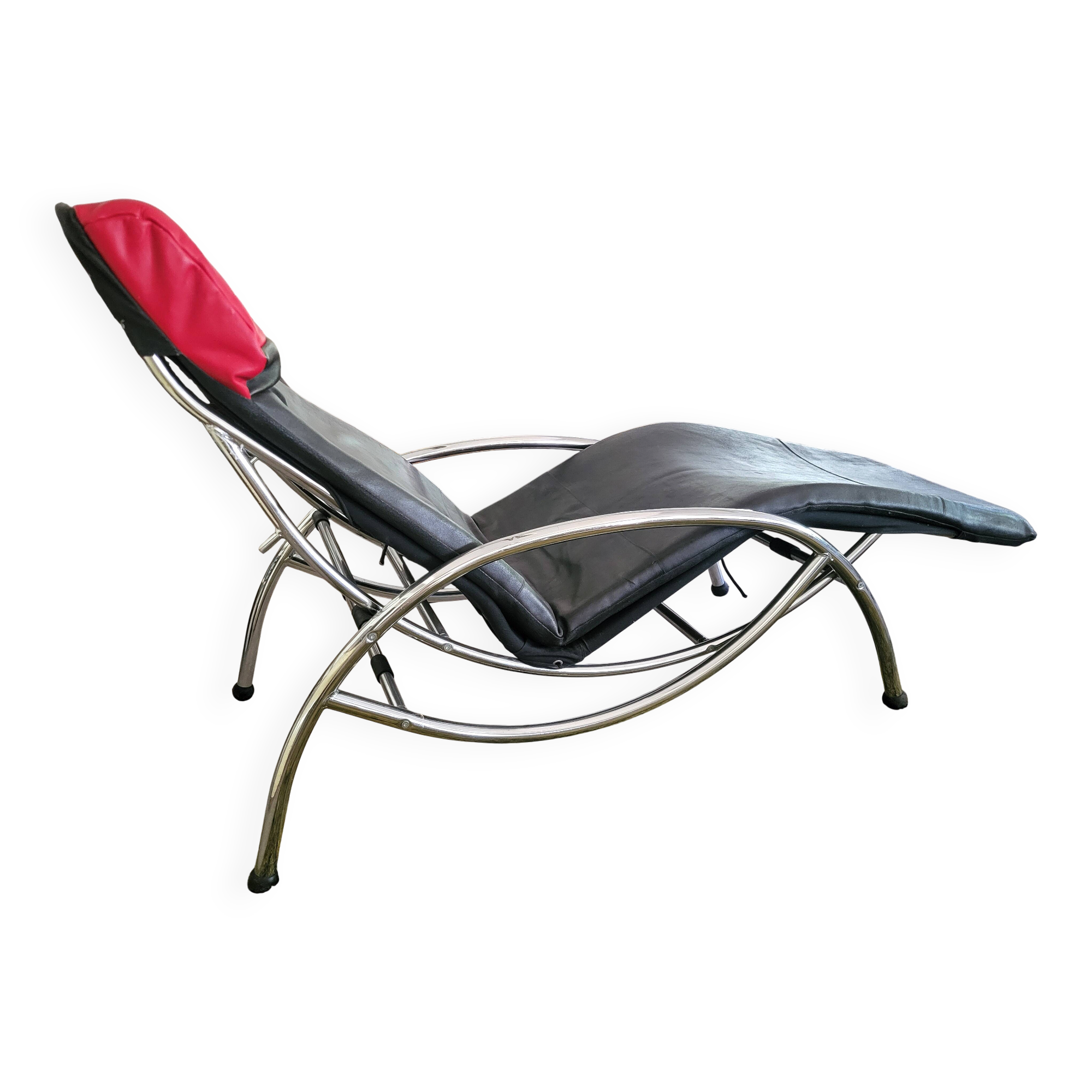 LC4 chaise longue design inspiration – Black and red leather