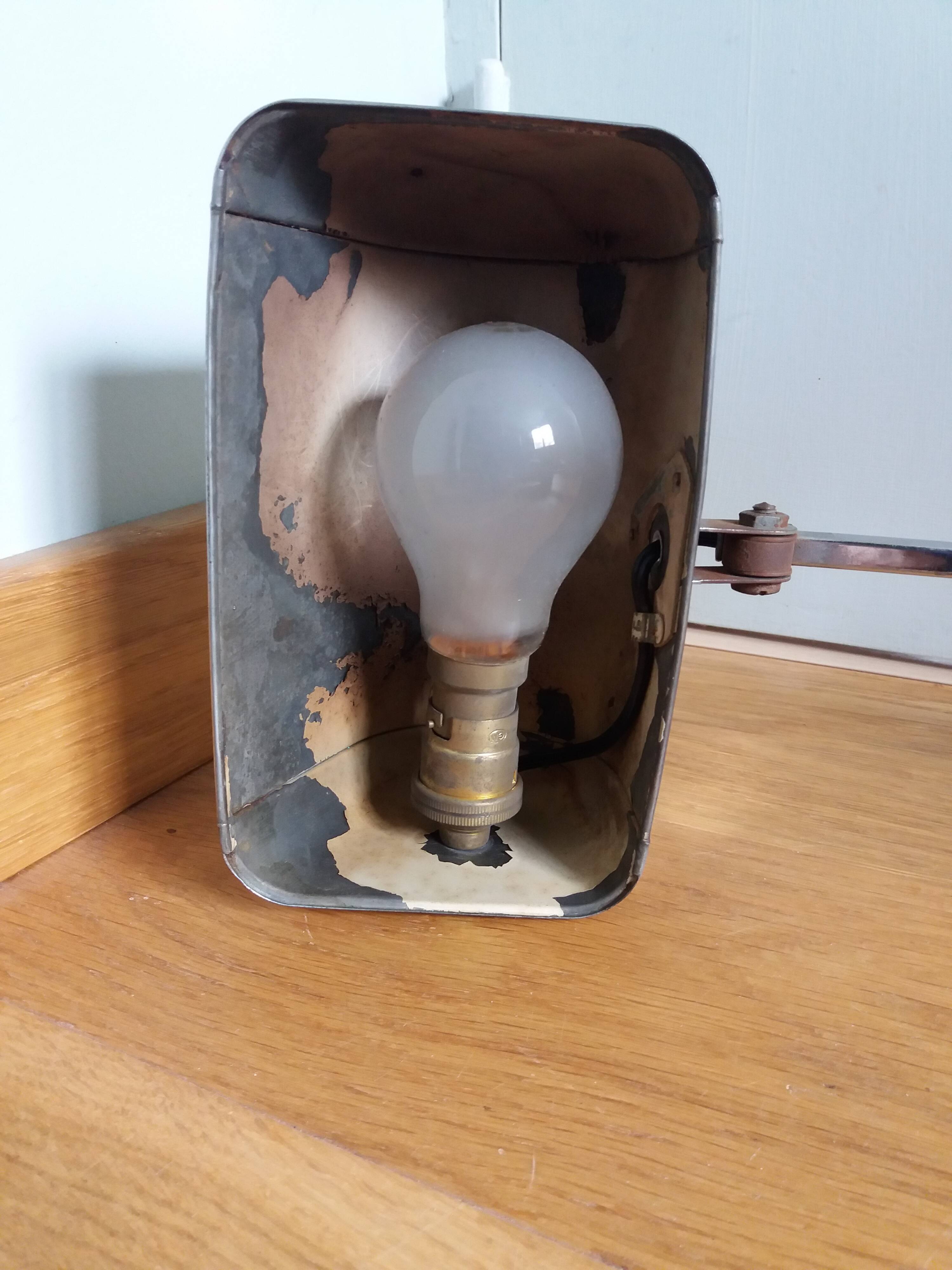 Art Deco “French craftsmanship” articulated lamp