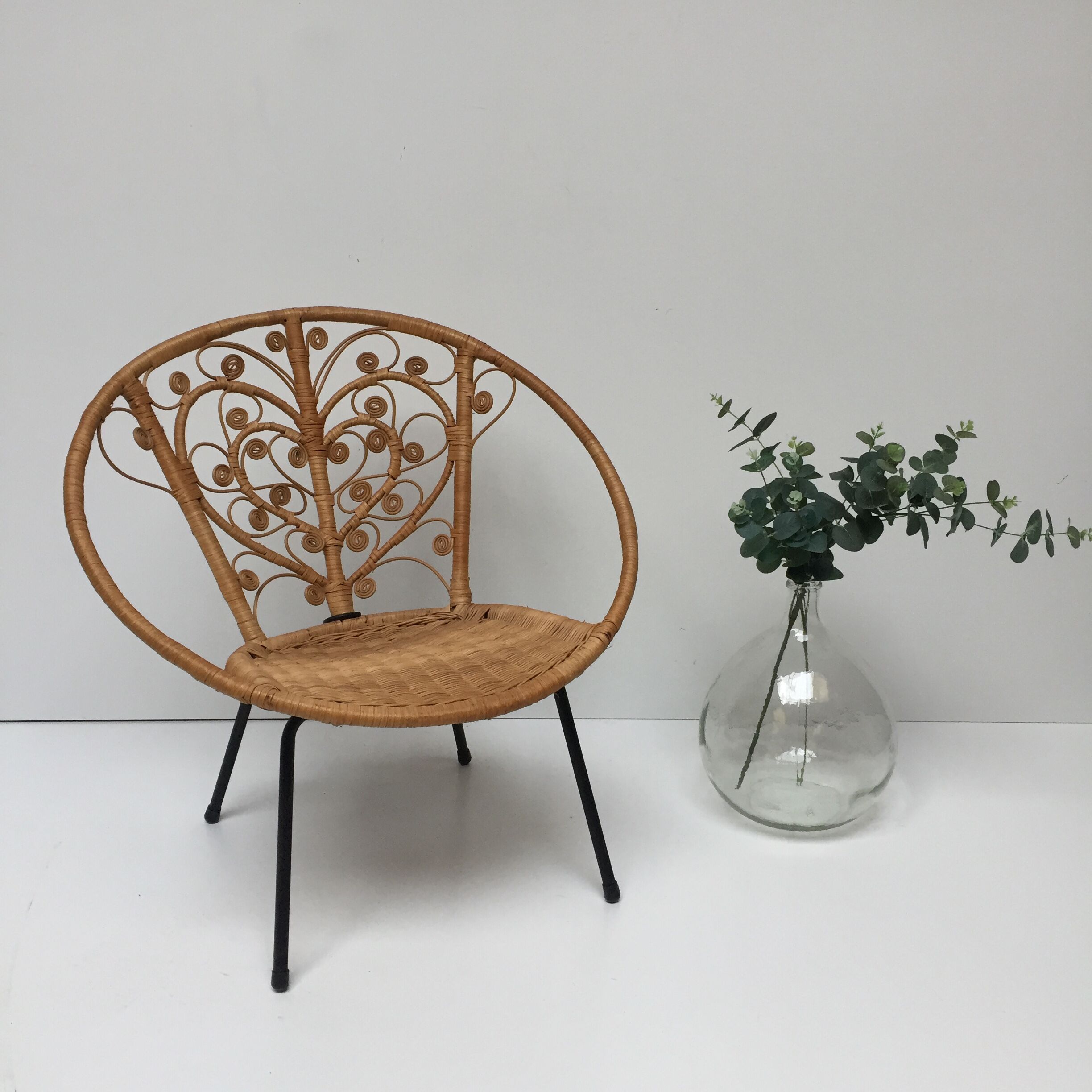 Vintage Bohemia volutes rattan chair