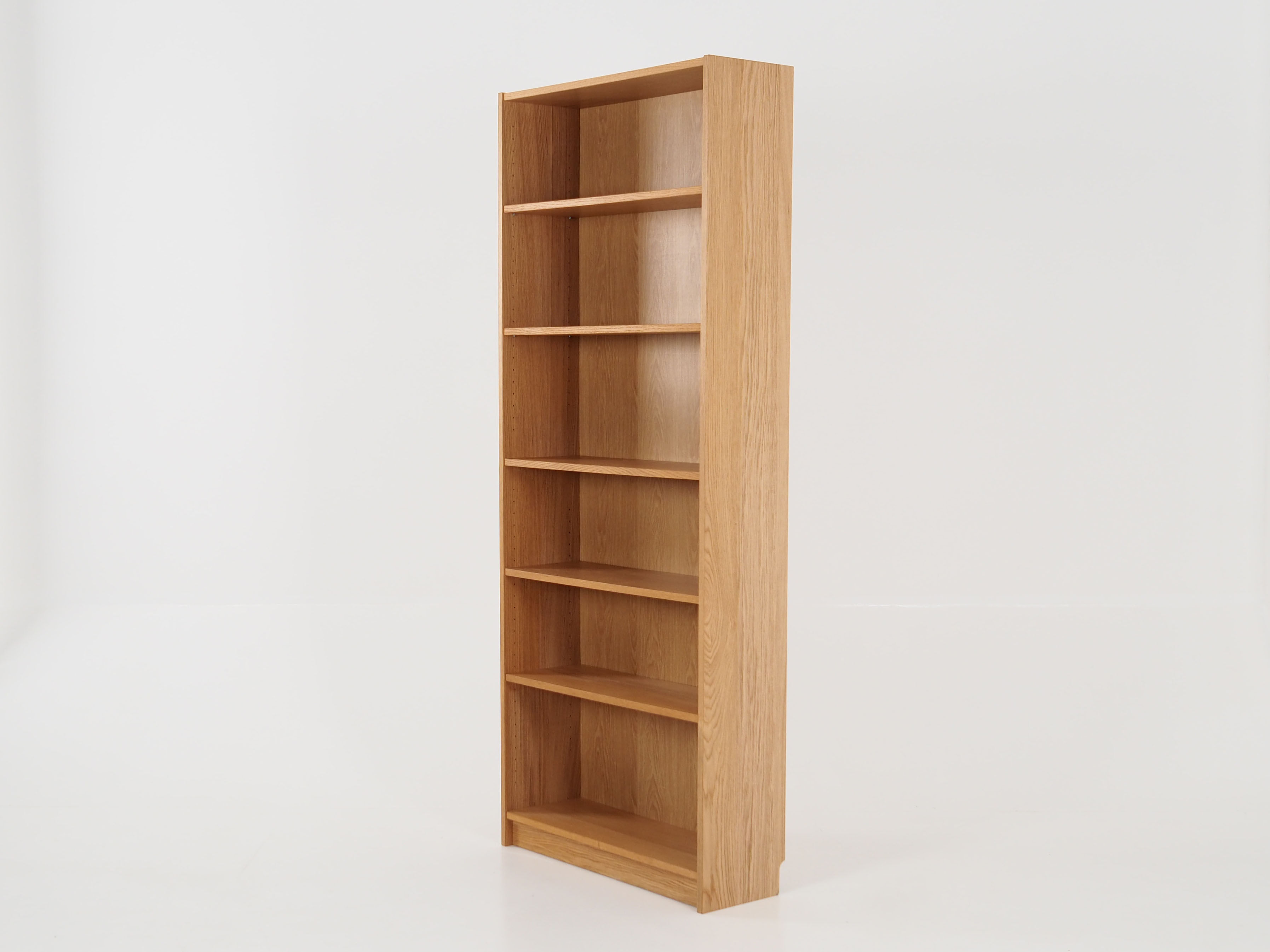 Bookcase with oak veneer scandinavian design from the 70s