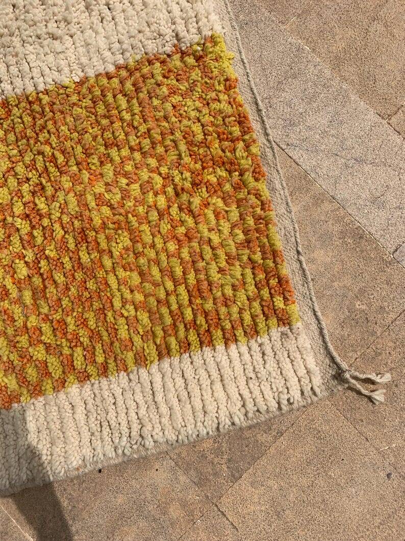 Traditional handwoven Berber rug, size 150 x 250 cm