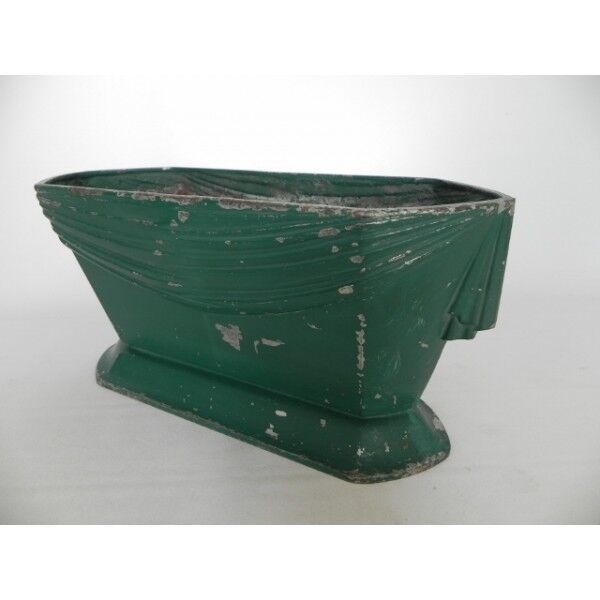 Garden Art Deco cast iron cauldron