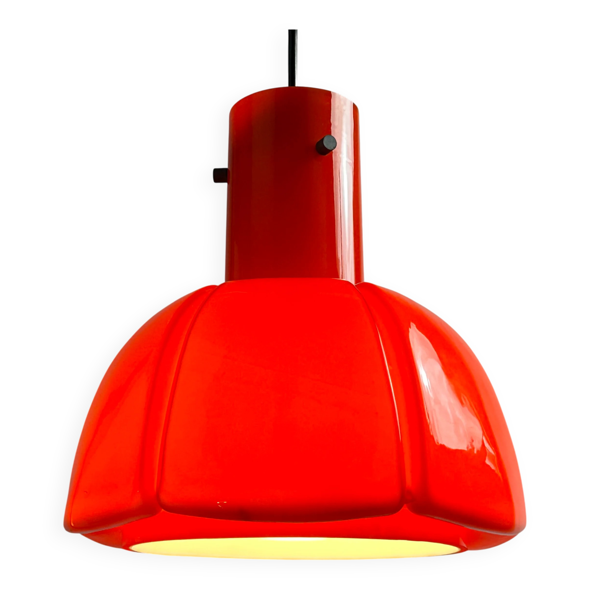 Red glass flower-shaped pendant by Glashütte Limburg.