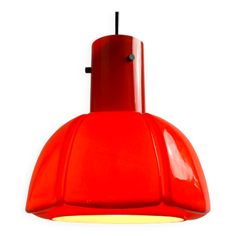 Red glass flower-shaped pendant by Glashütte Limburg.