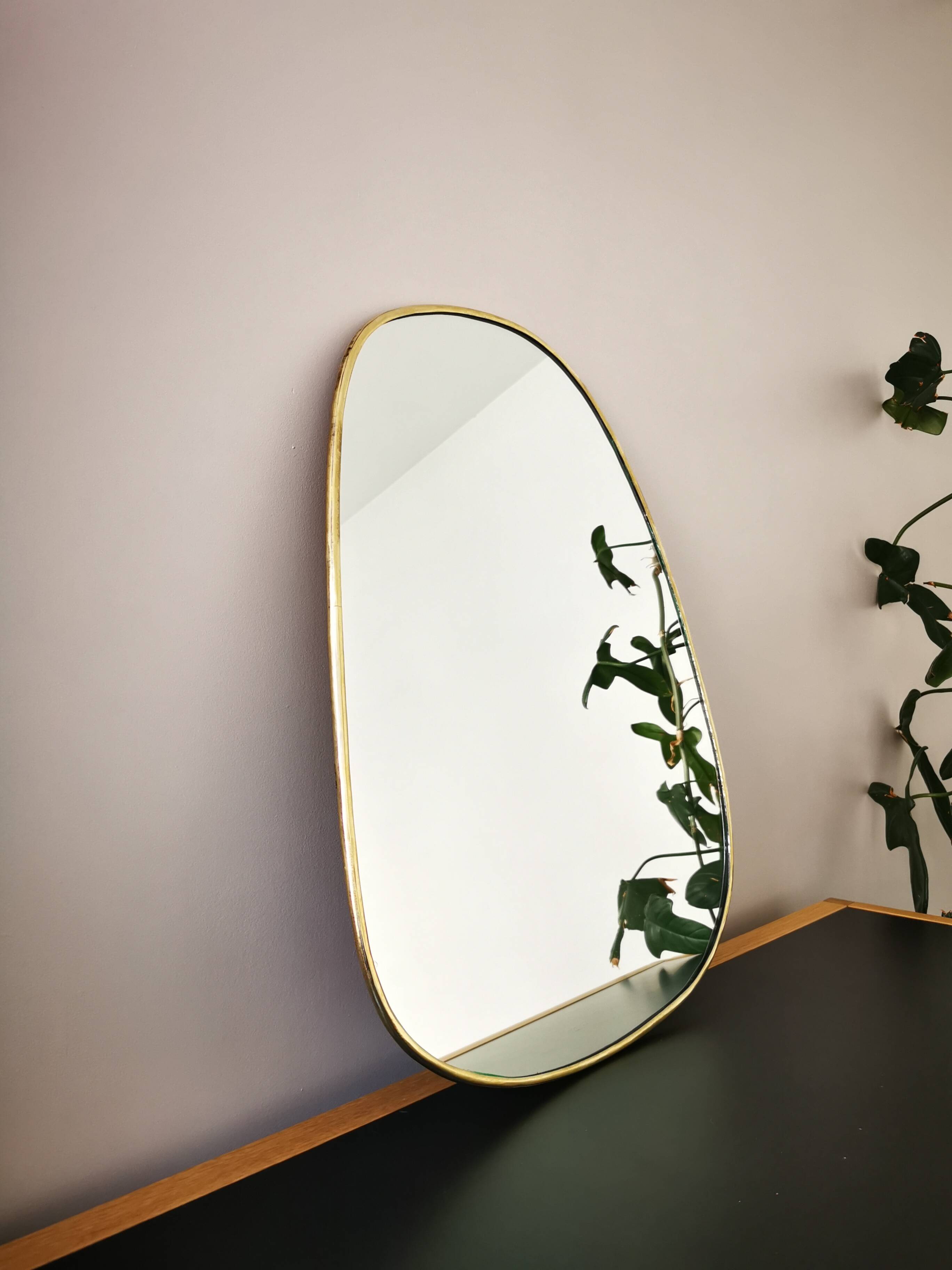 Marrakchi Mirror in Golden Brass – 45×29 cm – Moroccan Artisanal Manufacture