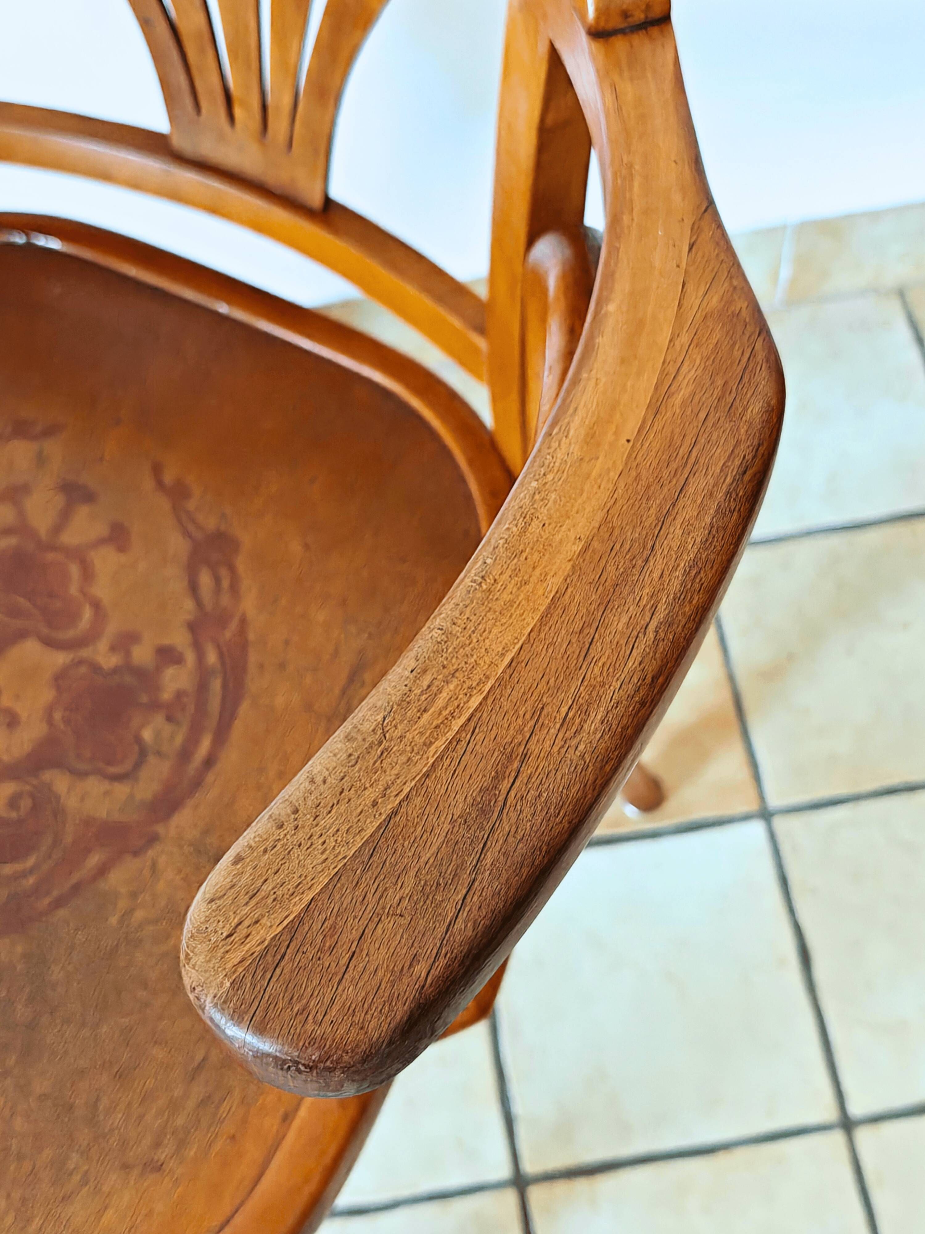 Art Nouveau office chair with curved wood attributed to J&J Kohn, 704 1/2 4V
