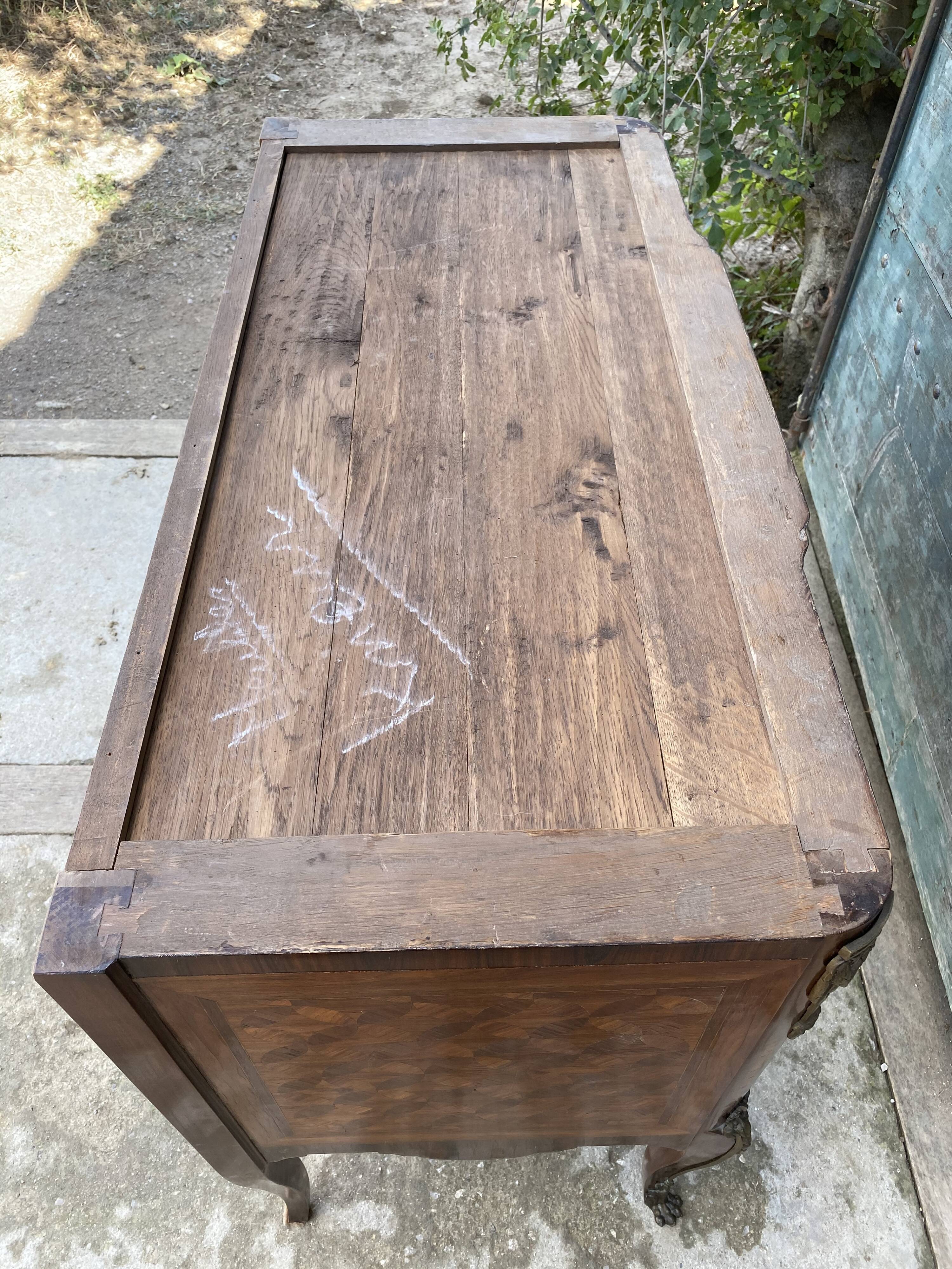 Commode sauteuse style Louis XV plateau marbre