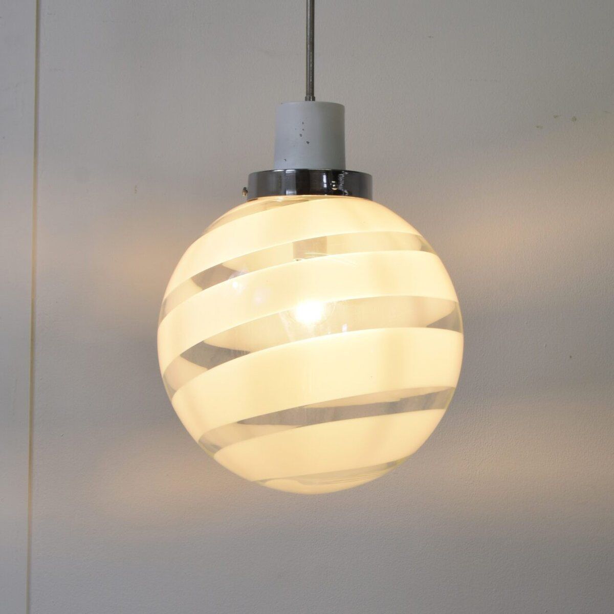 Suspended Murano glass lamp attributed to Venini, 1970s.