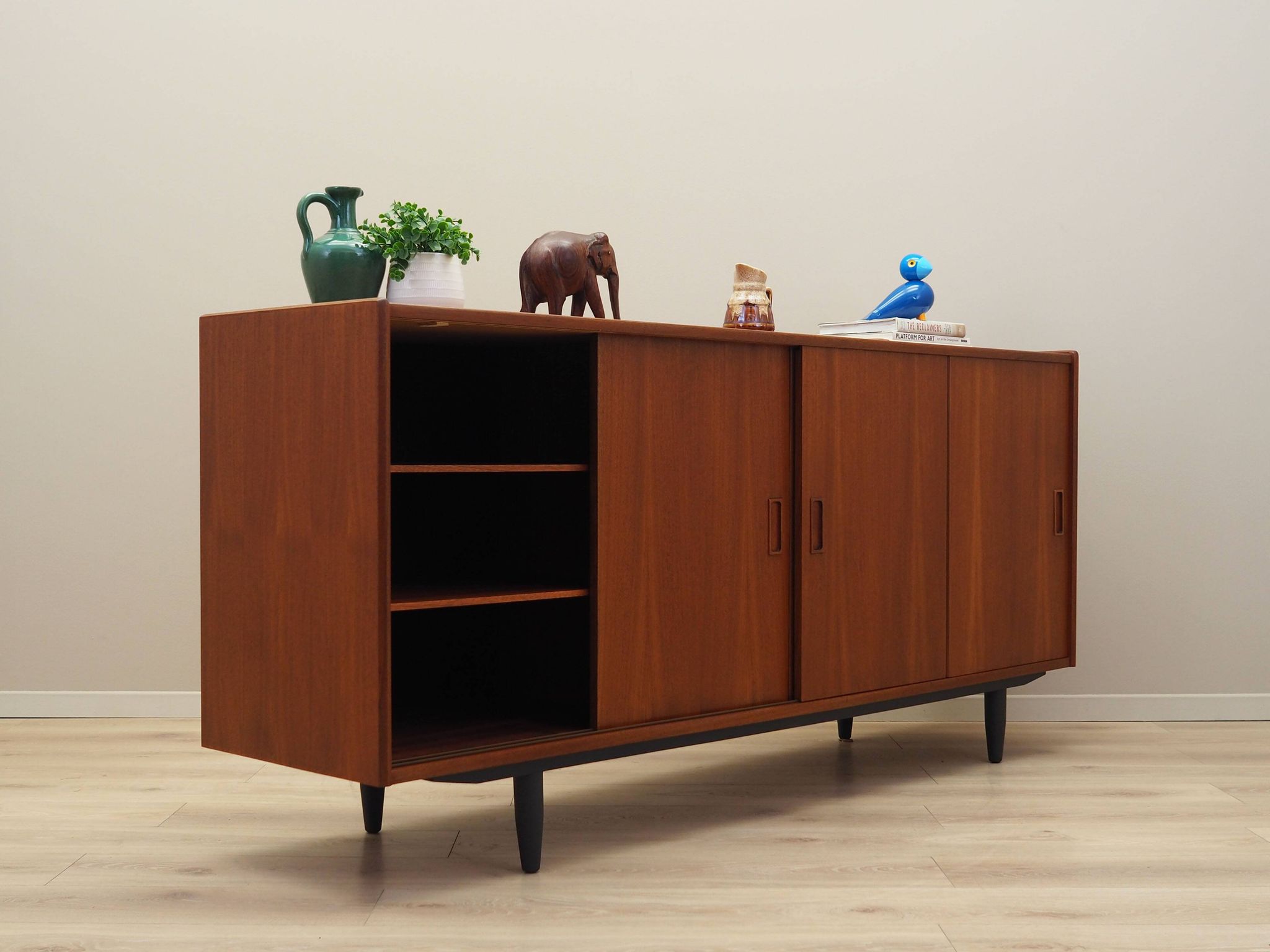 Buffet danois en teck production Westergaard, années 1970