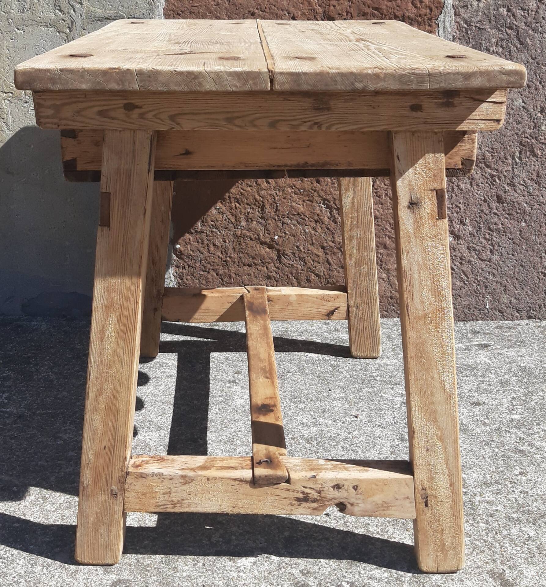 Table basse ou d' appoint. (18ème siècle)