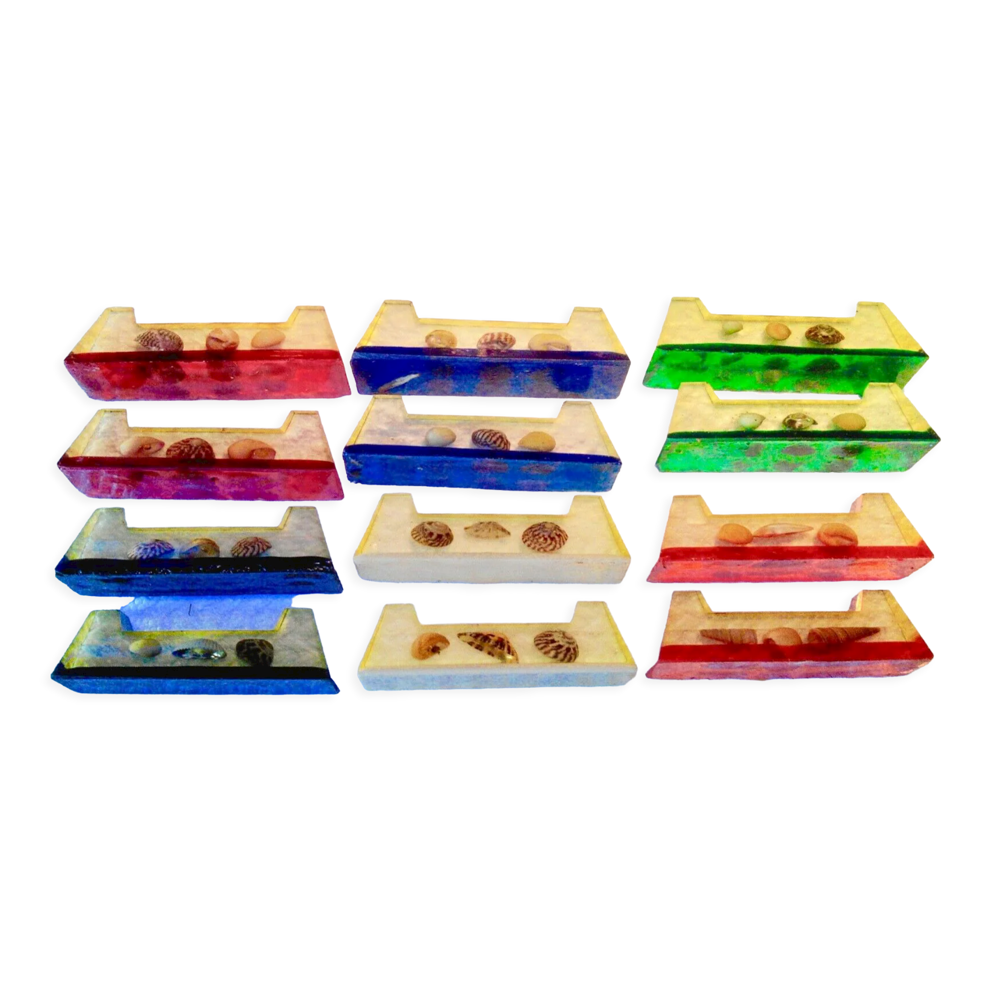 12 old holder- resin knives inclusion vintage shells 60/70
