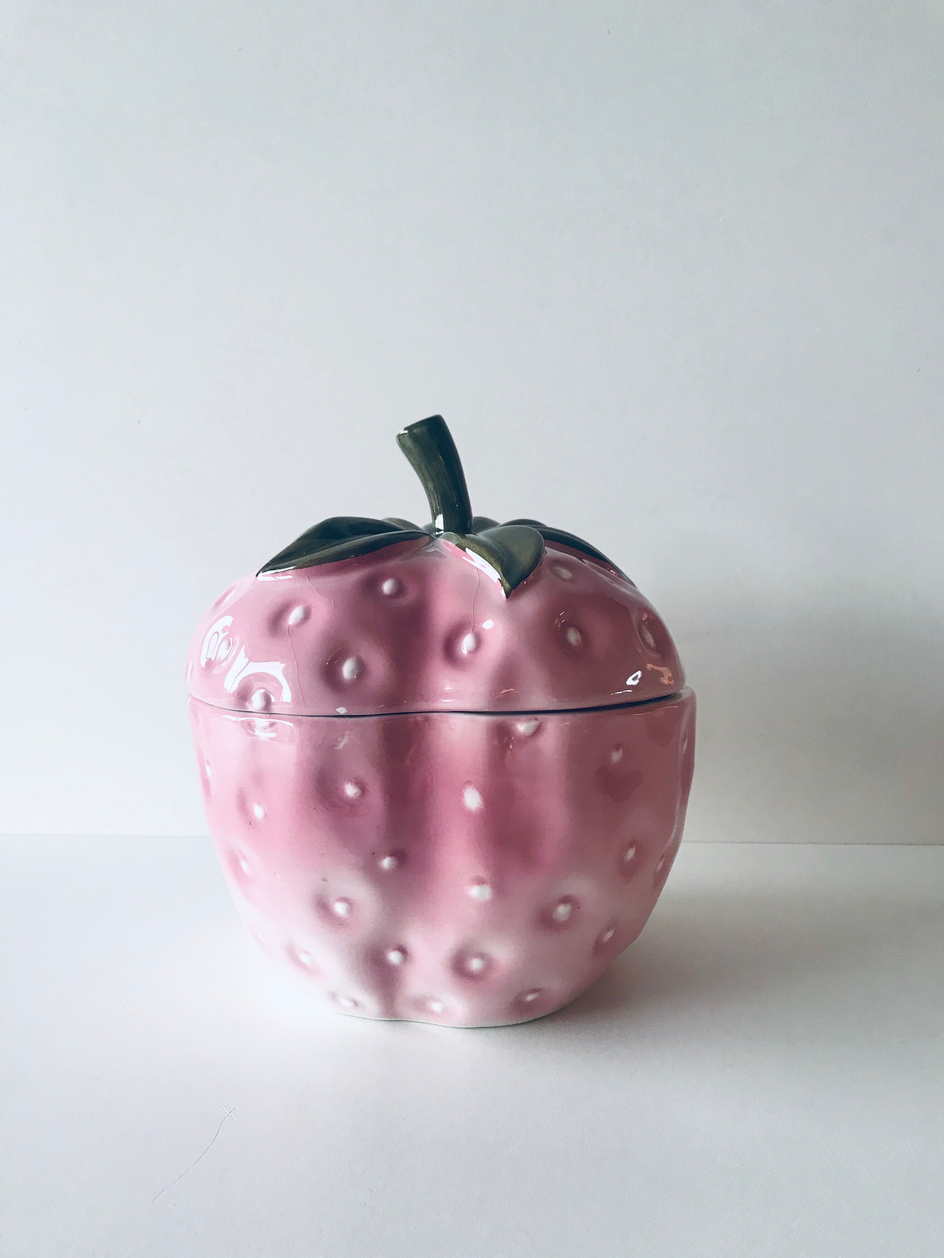 Strawberry pot in Italian dabbling