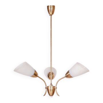 Chandelier du milieu du siècle en laiton et verre dépoli, tchèque, années 1950