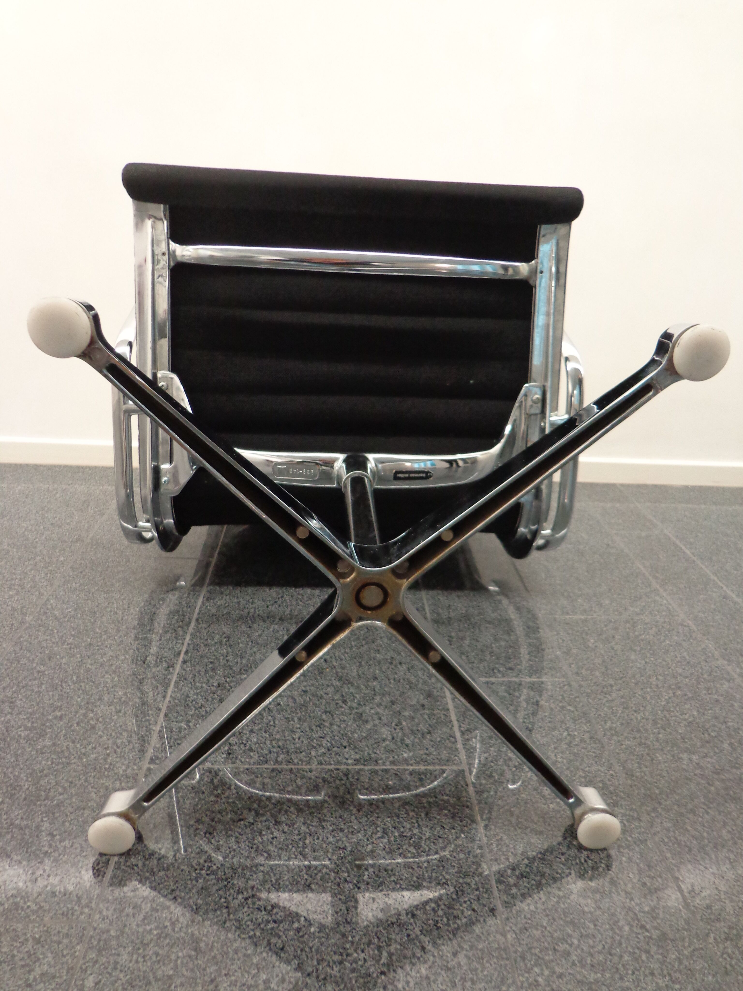 Aluminum EA108 desk chair by Charles & Ray Eames edition Herman Miller, 1960