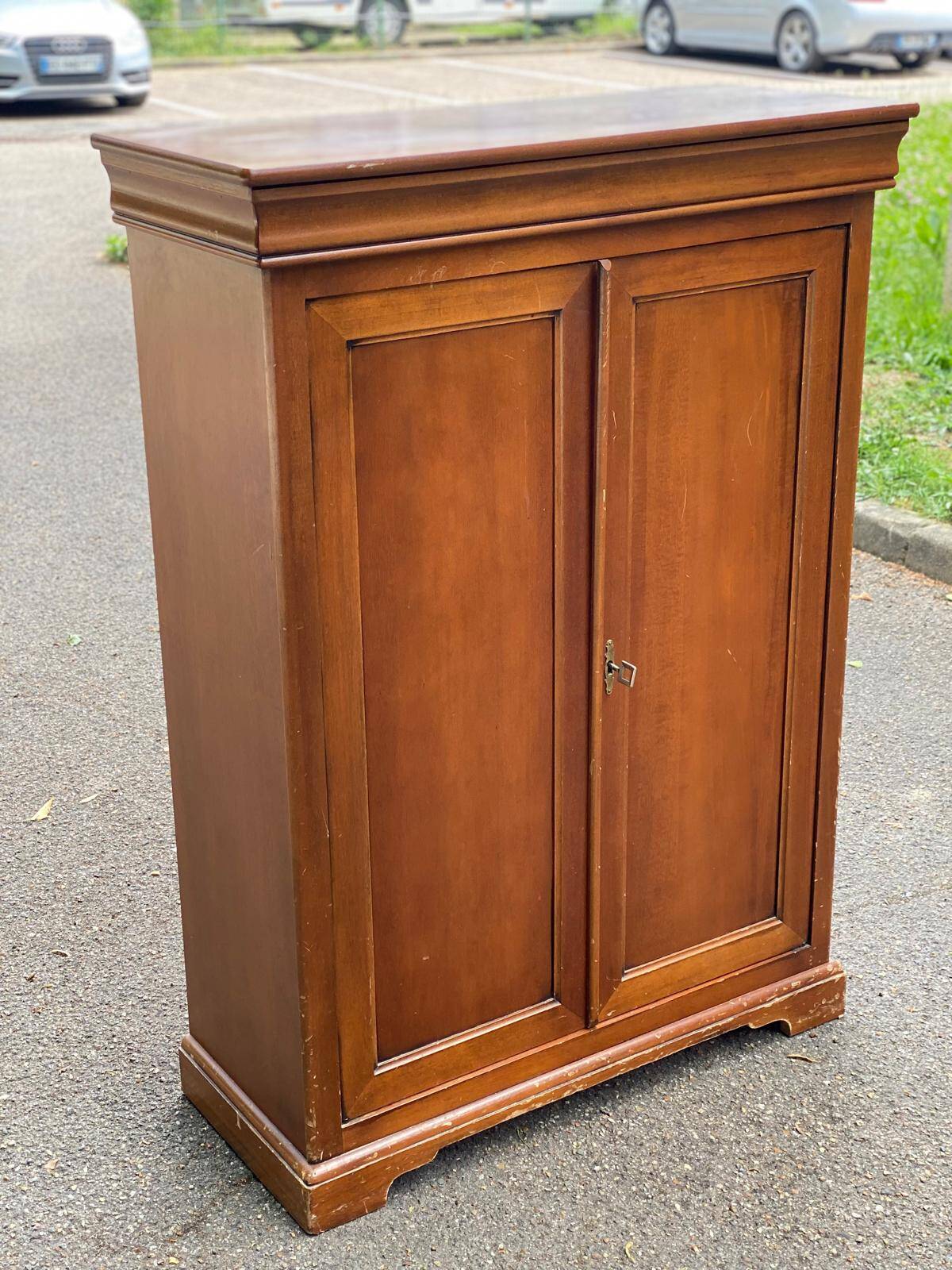 Armoire en bois Louis Philippe tiroir et porte