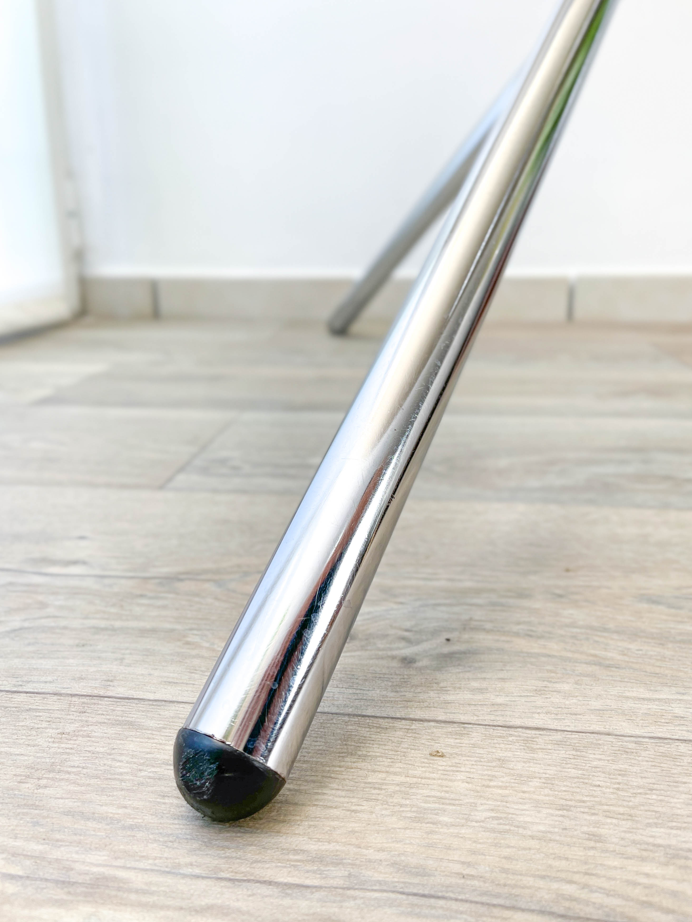 Round tripod table in smoked glass Roche Bobois 70