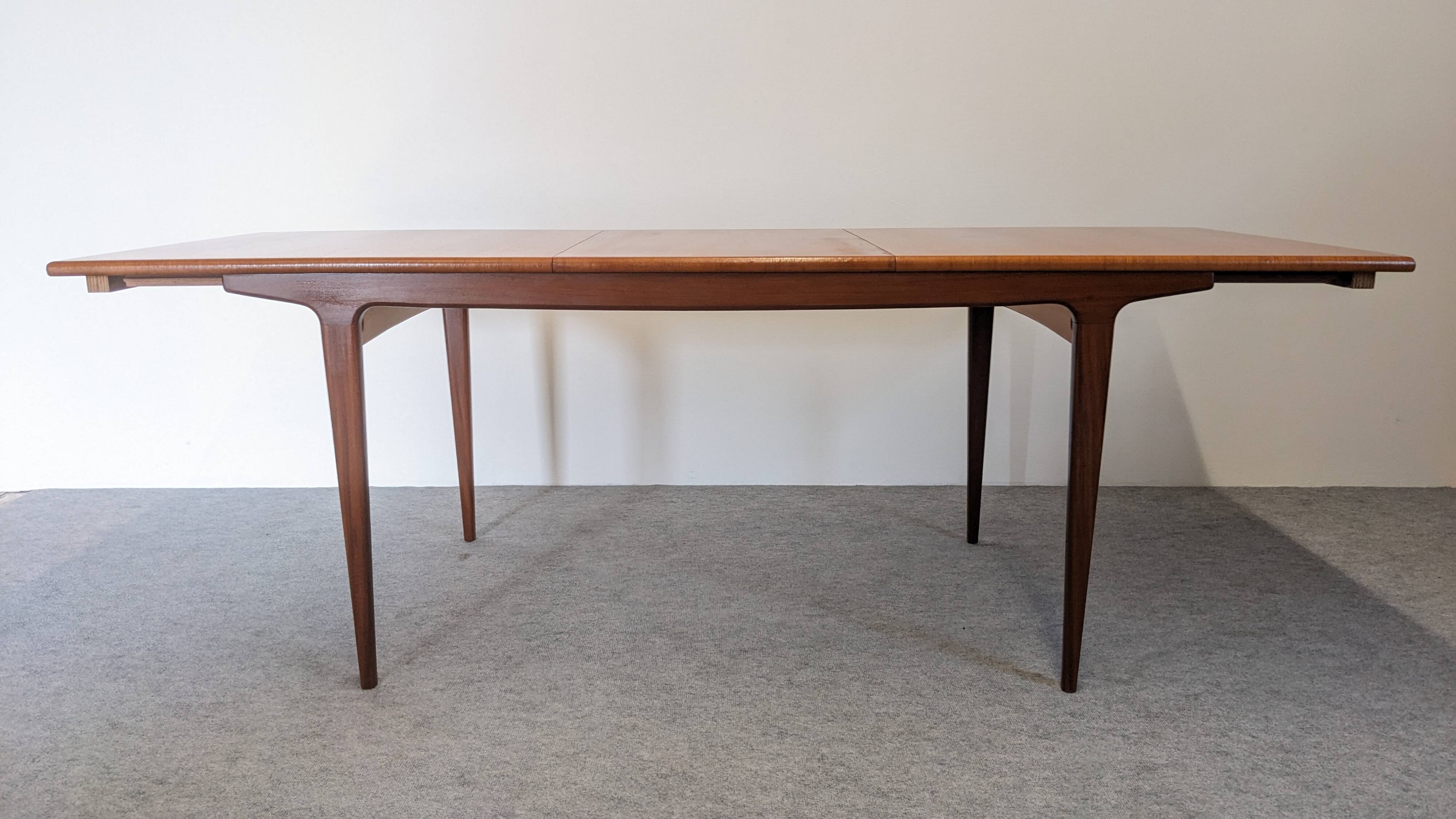 Extendable Scandinavian teak dining table, circa 1960
