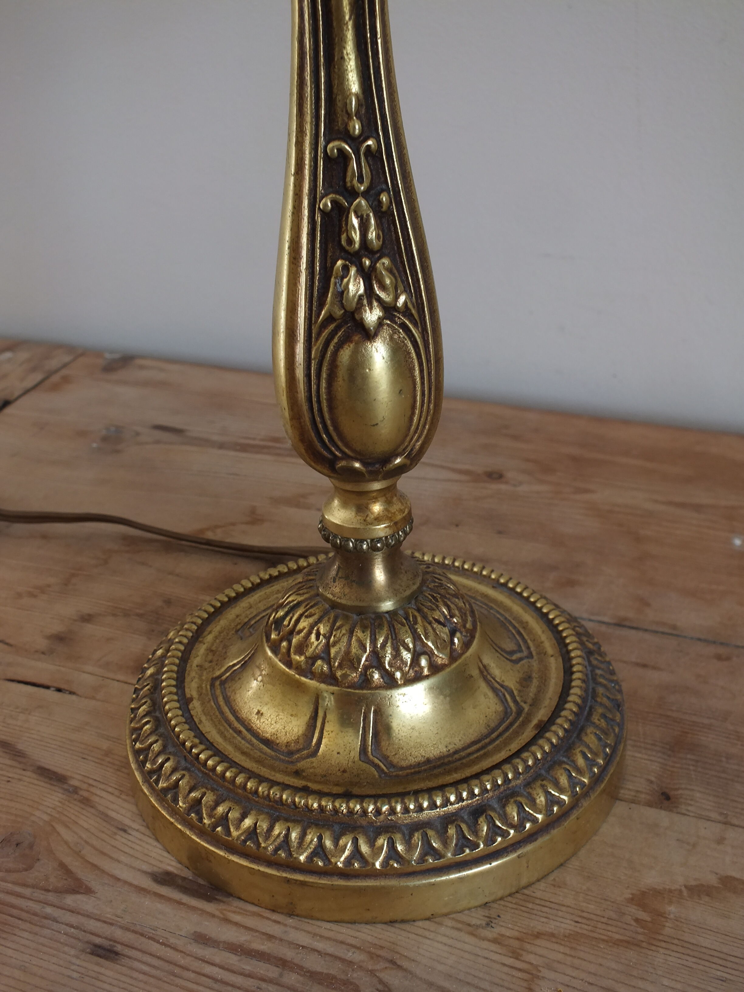 Lampe de style Louis XVI en bronze à 3 bras de lumière