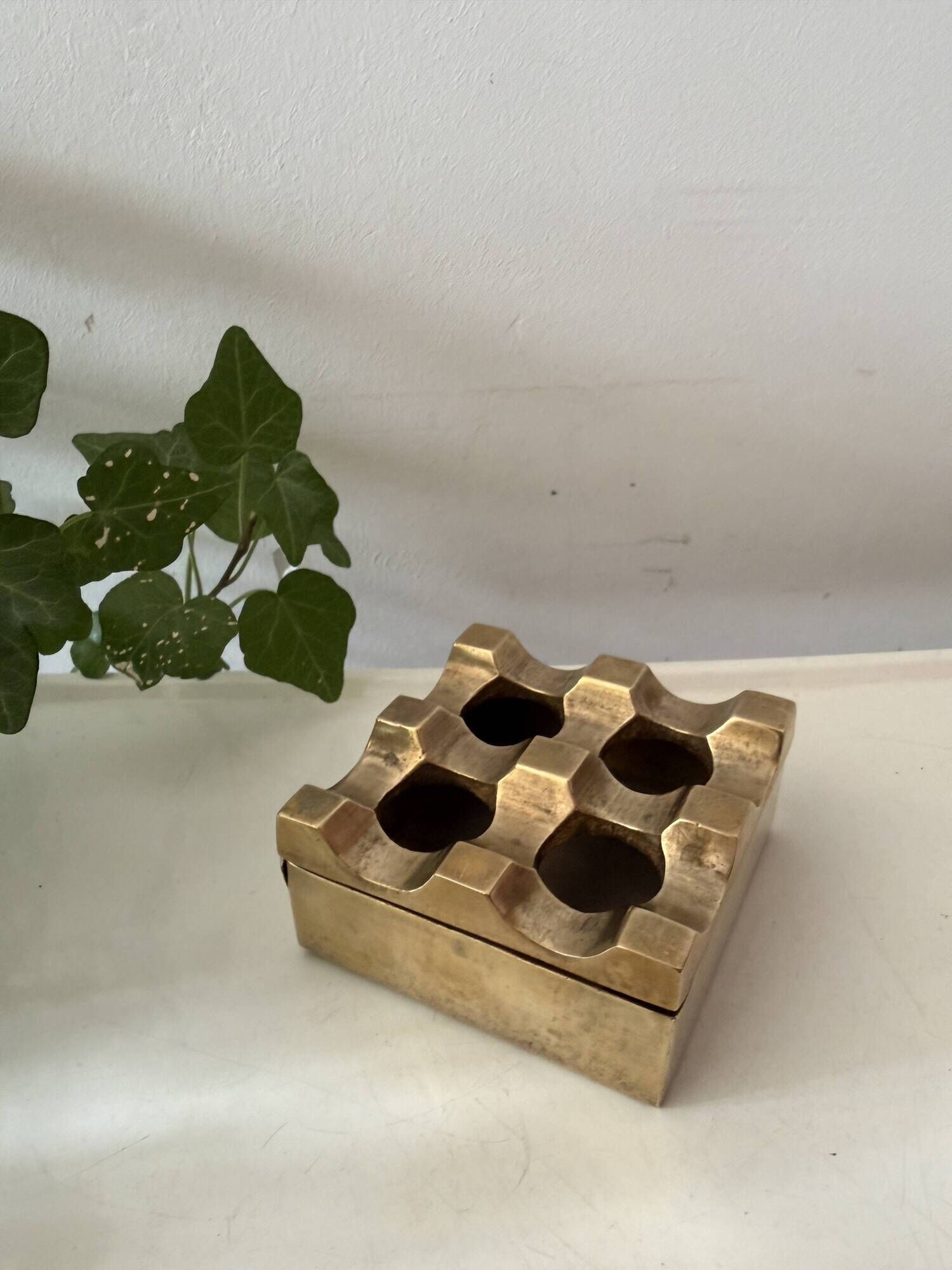 Messing Ultima 5 ashtray Beck & Jung