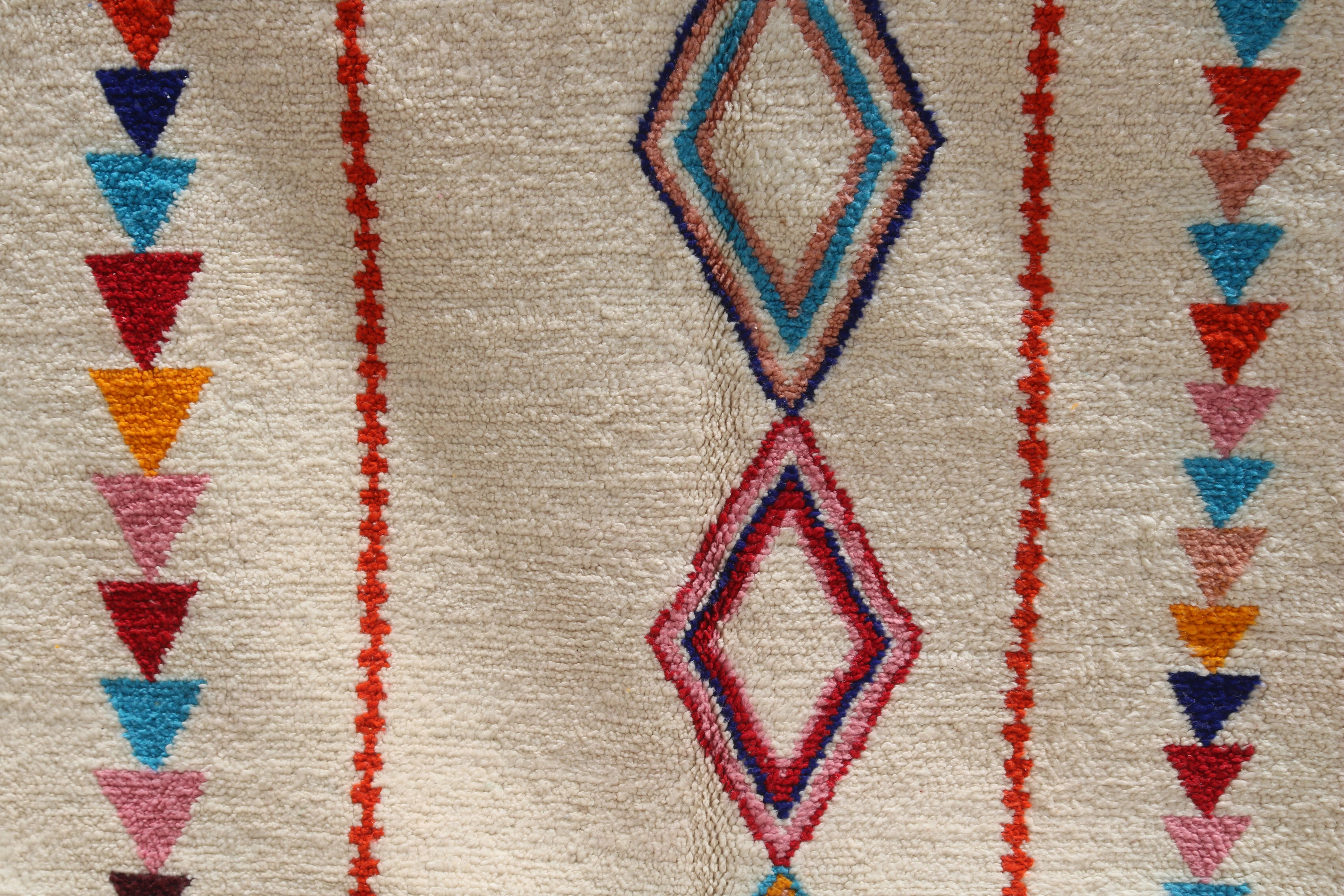 Large handmade colourful rug, 285 x 200 cm - G1028