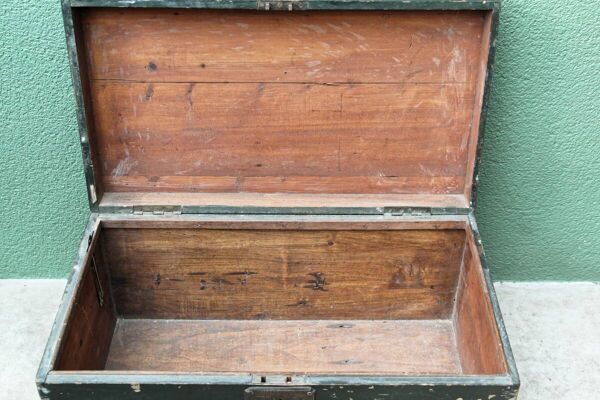 Ancienne malle de voyage en bois