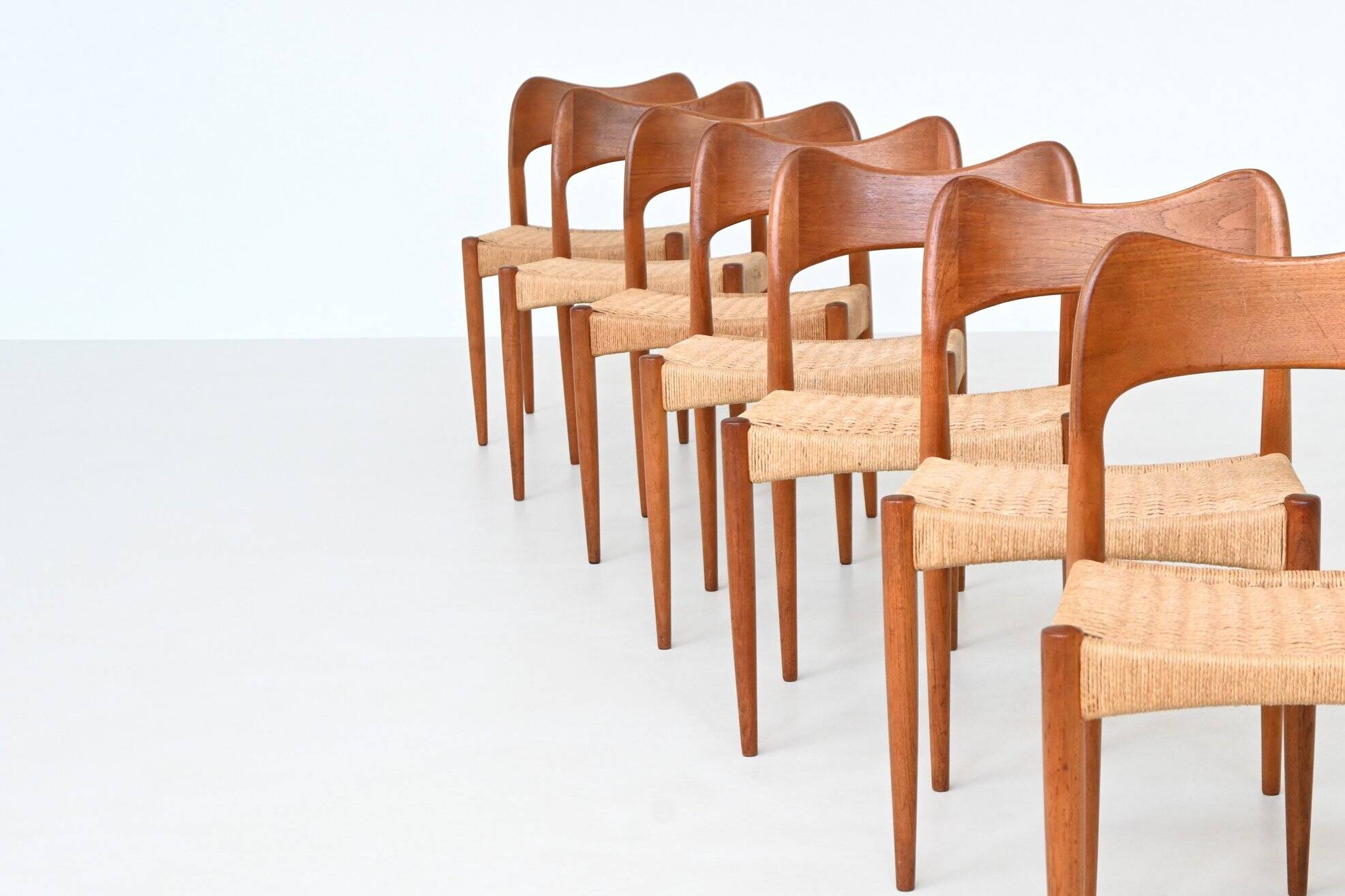Arne Hovmand Olsen set of eight dining chairs in oak Mogens Kold Denmark 19