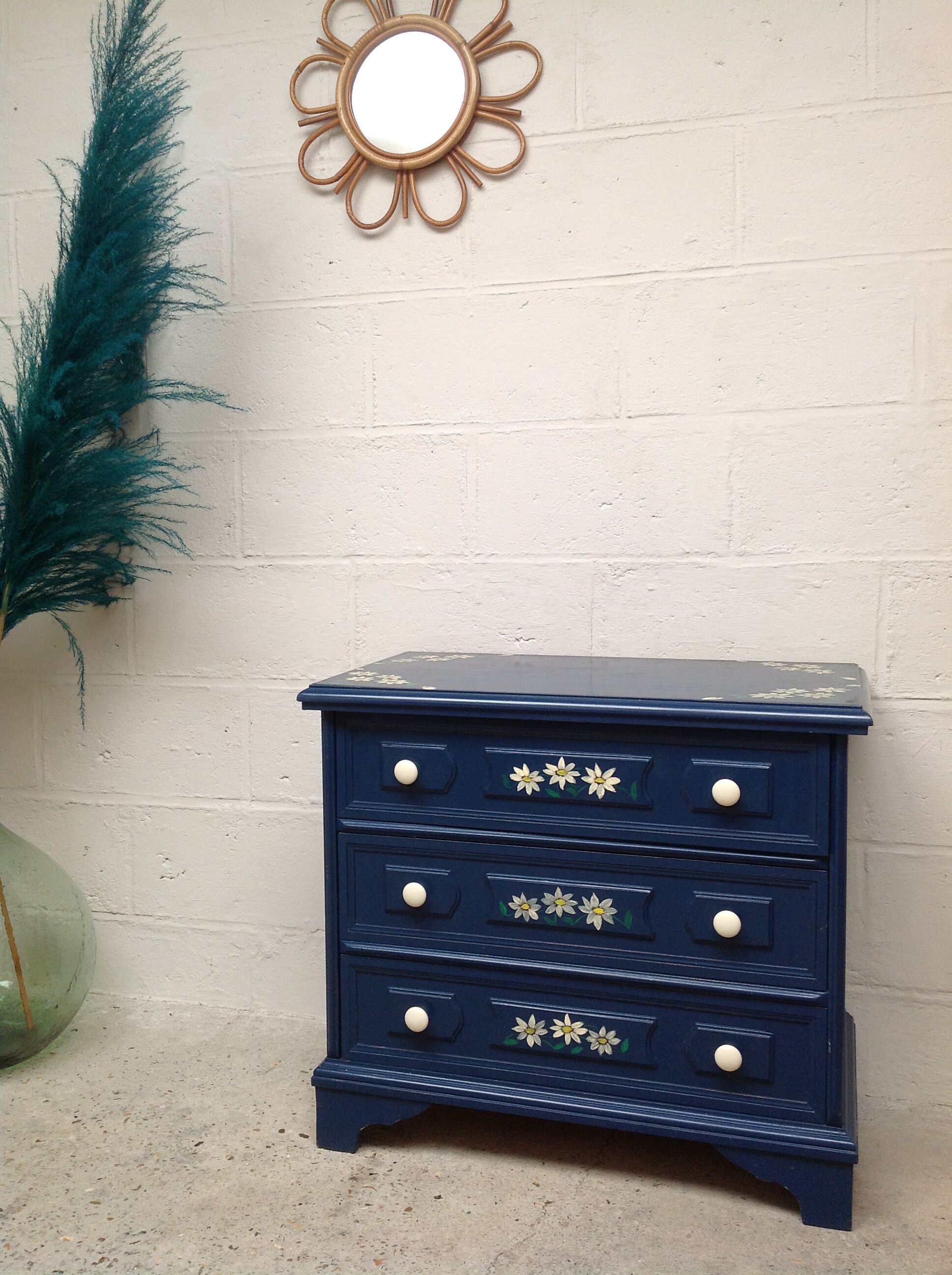 Dresser wood patterns flowers