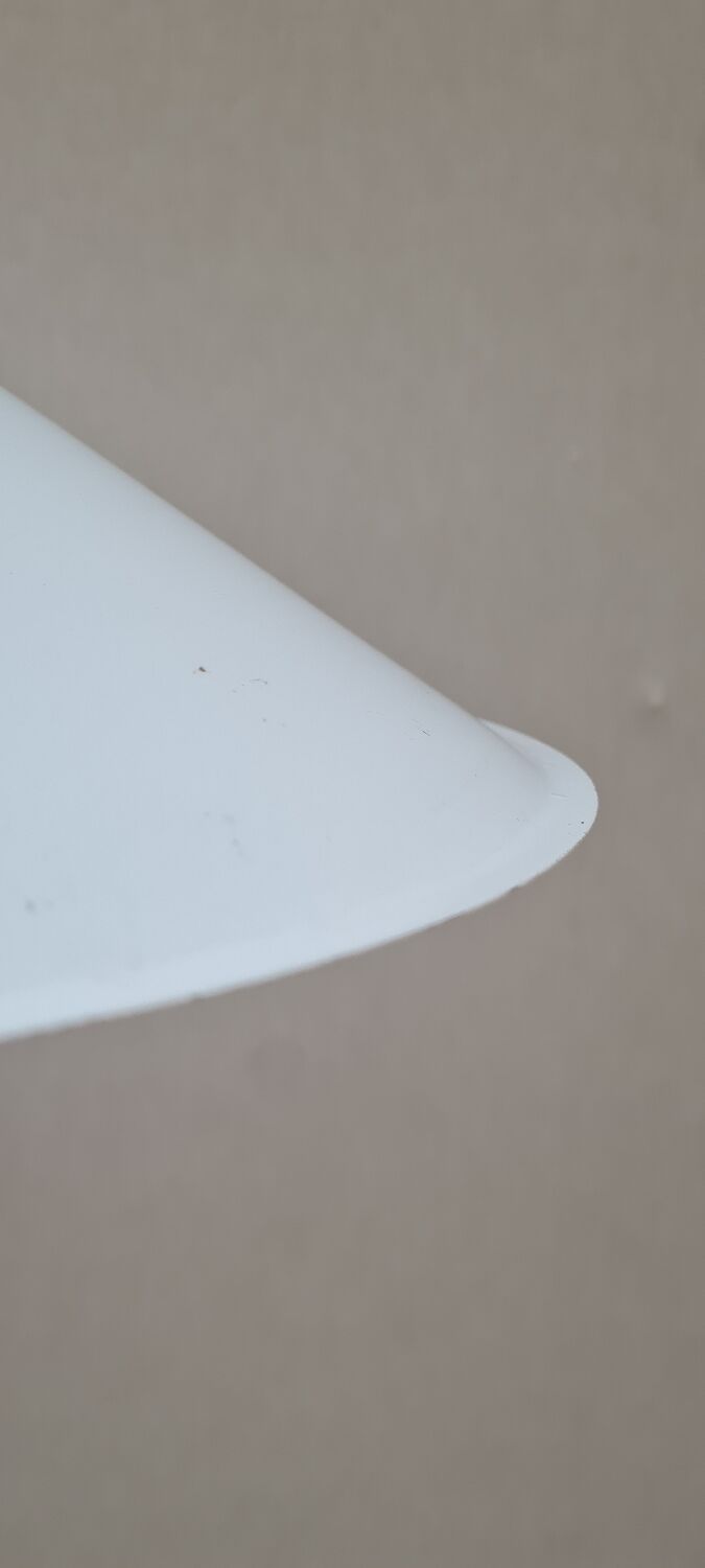 Enamelled sheet metal pendant light