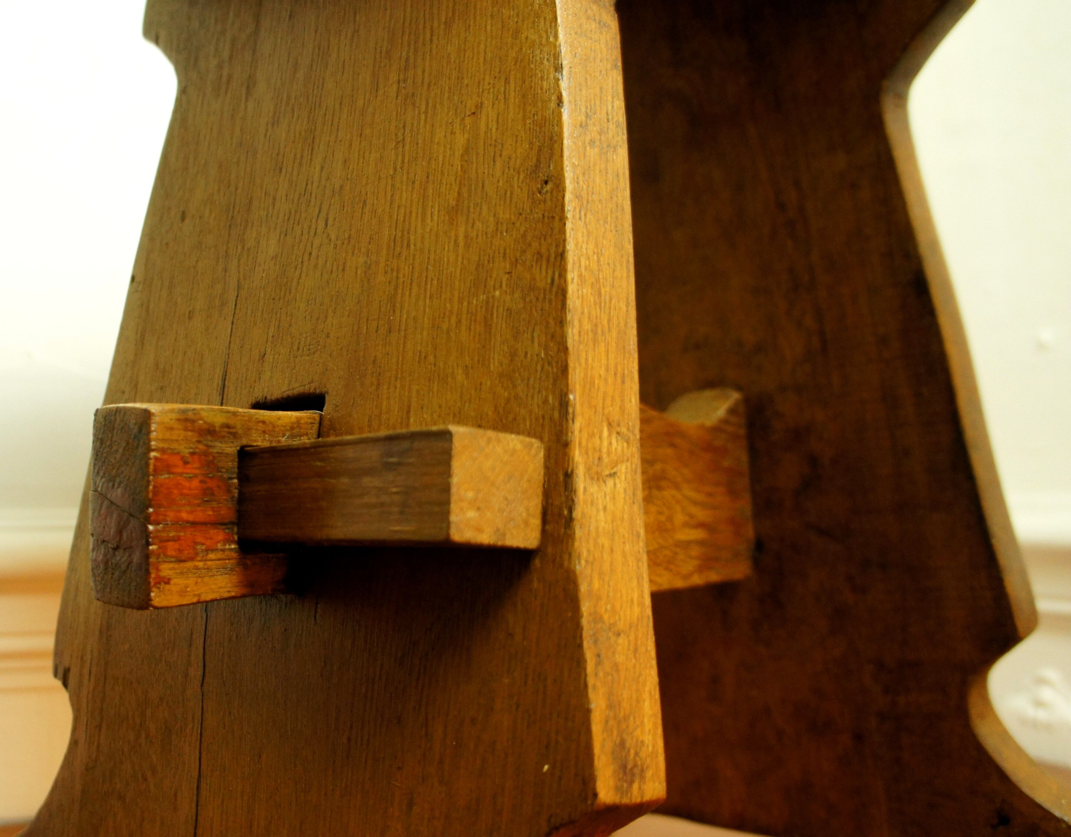 Sofa tip brutalist stool dlg Olavi Hanninen