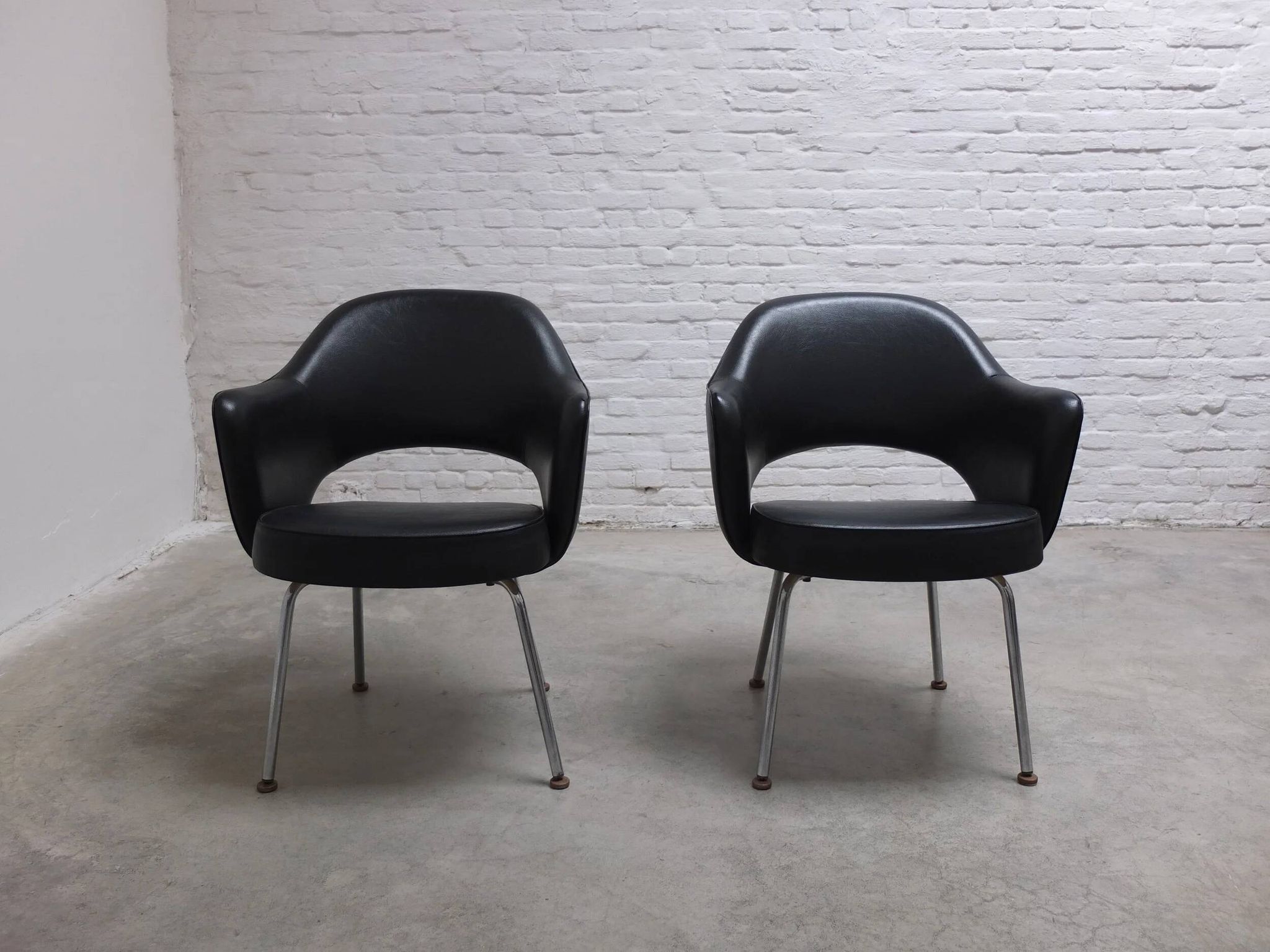 Ensemble original de 4 fauteuils 'Executive' par Eero Saarinen pour Knoll, années 1960.