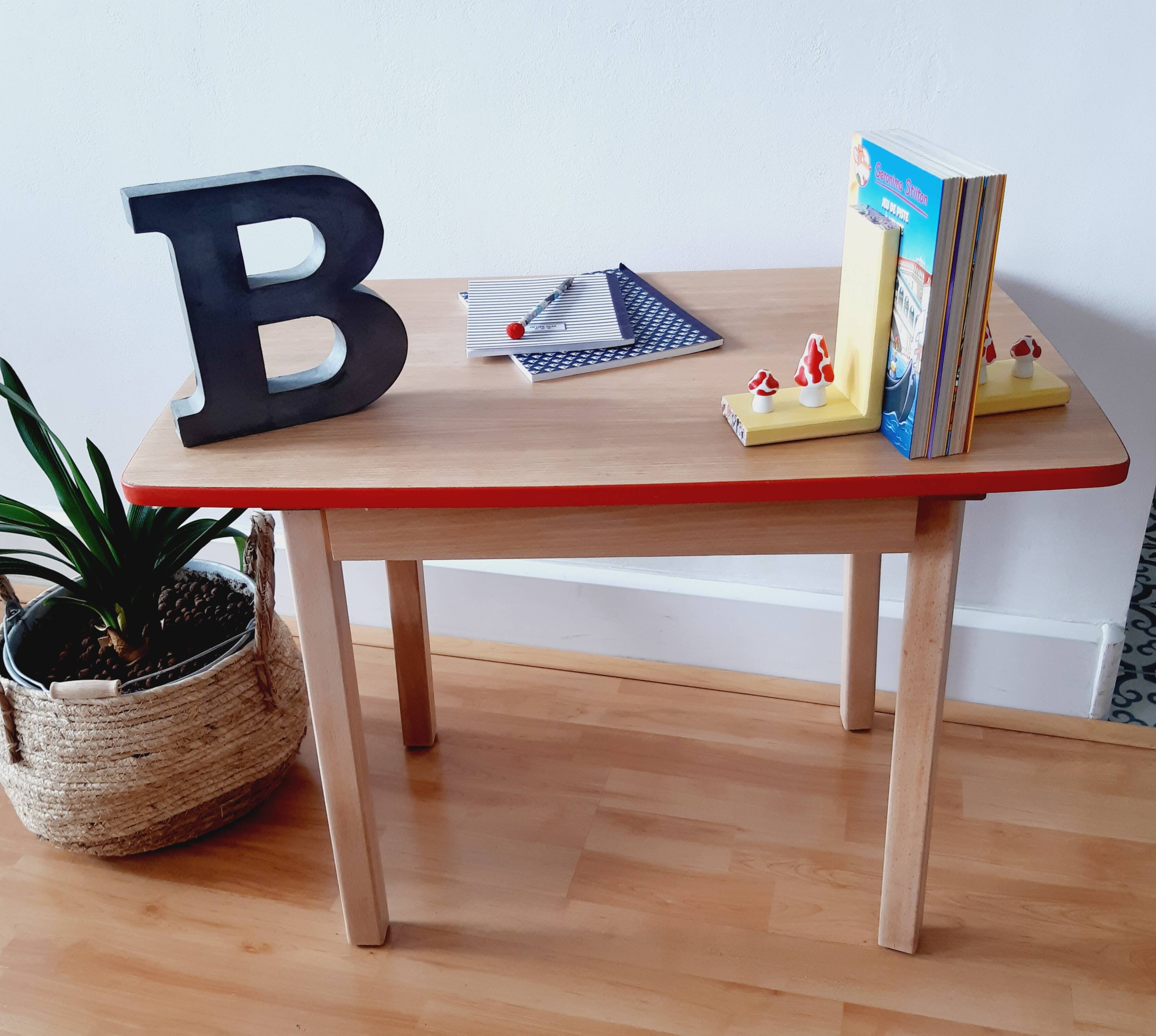 Bureau et chaise enfant vintage