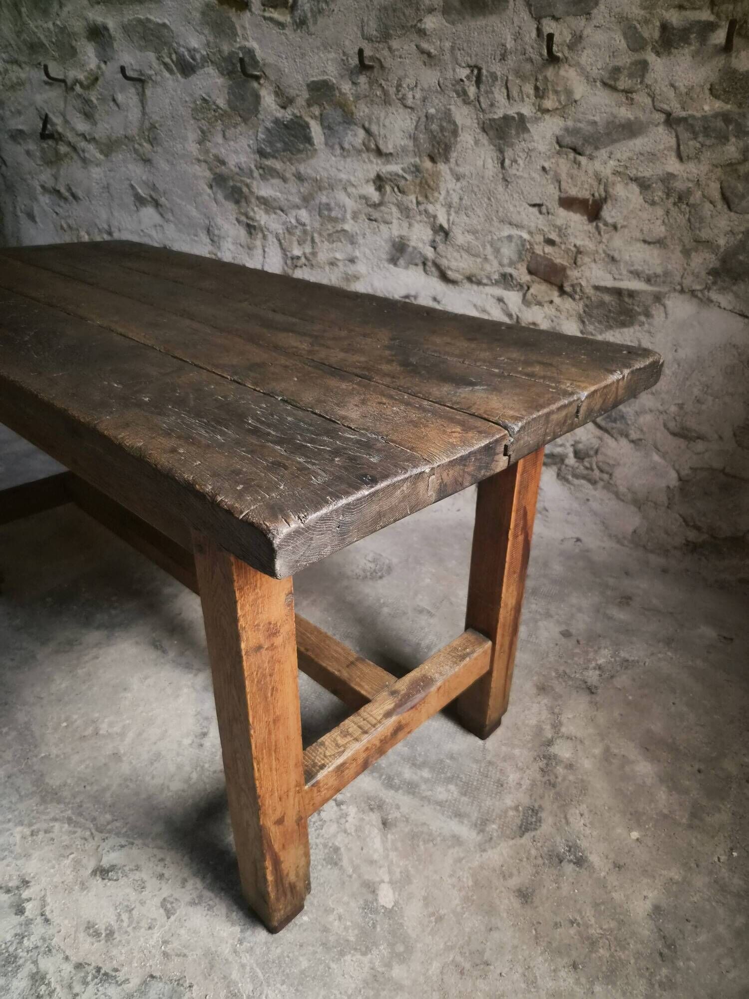 Dining table / antique work table in oak from France, 1750–1850