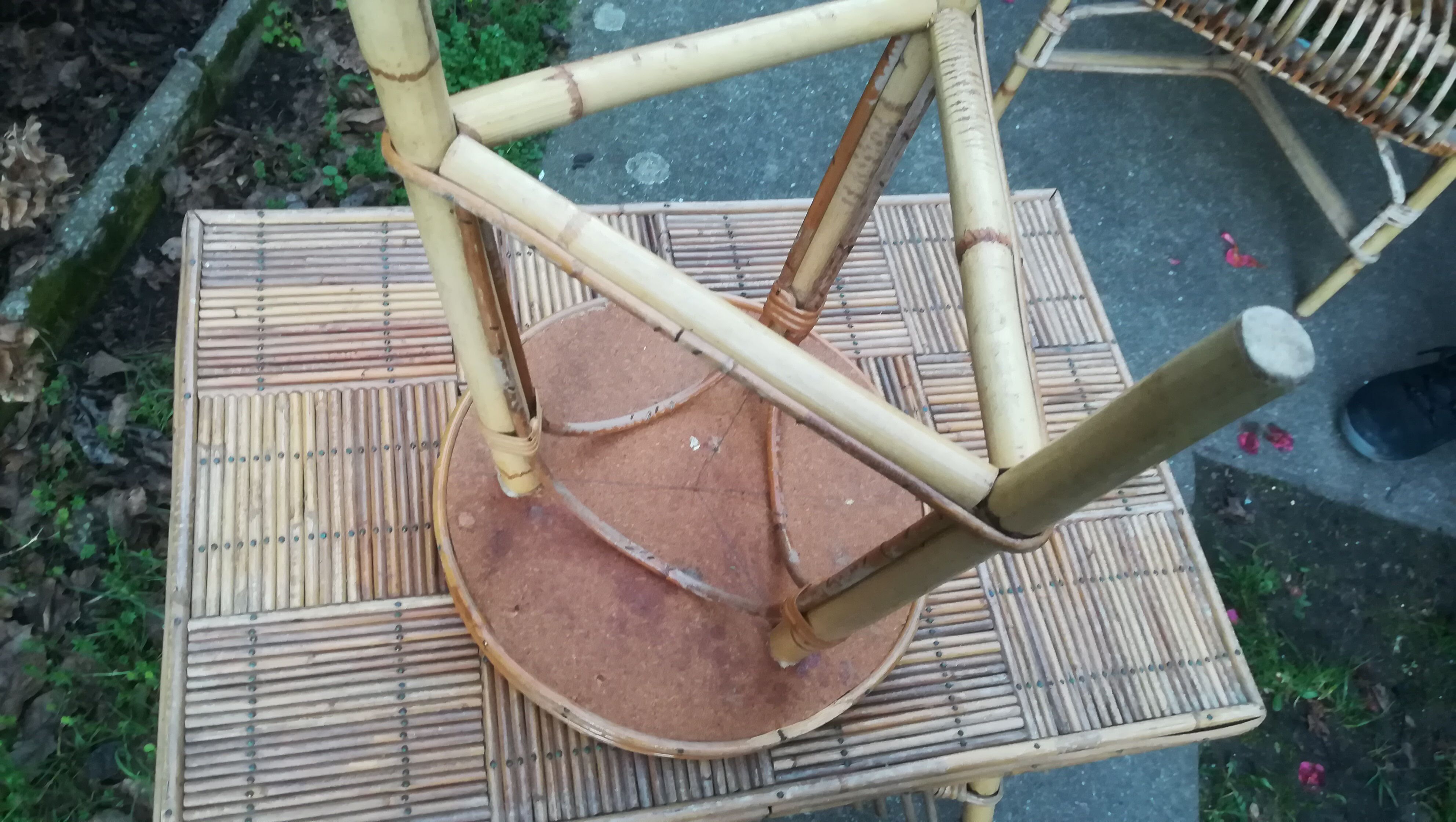 Rattan tabouret