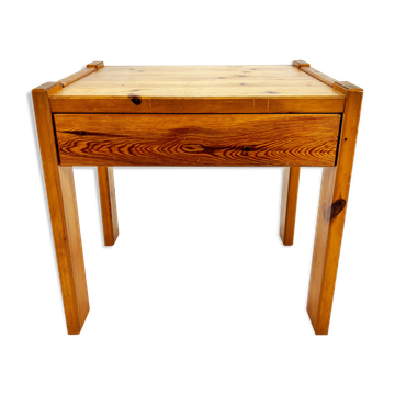 Table d’appoint en bois de pin années 1970