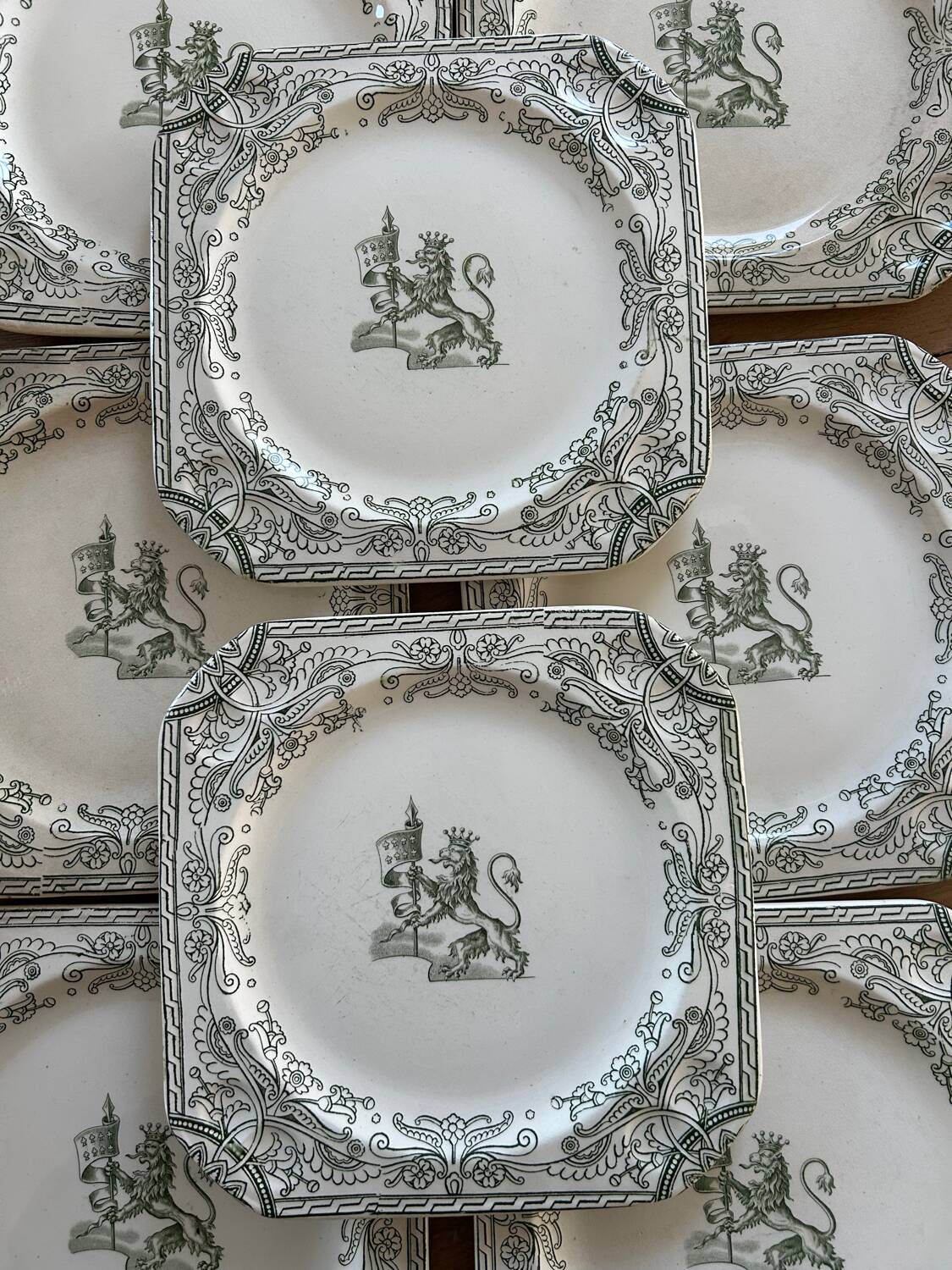 Lot de 8 assiettes terre de fer Saint Amand Fontana