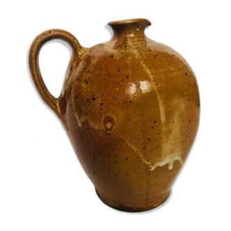 Sandstone pitcher