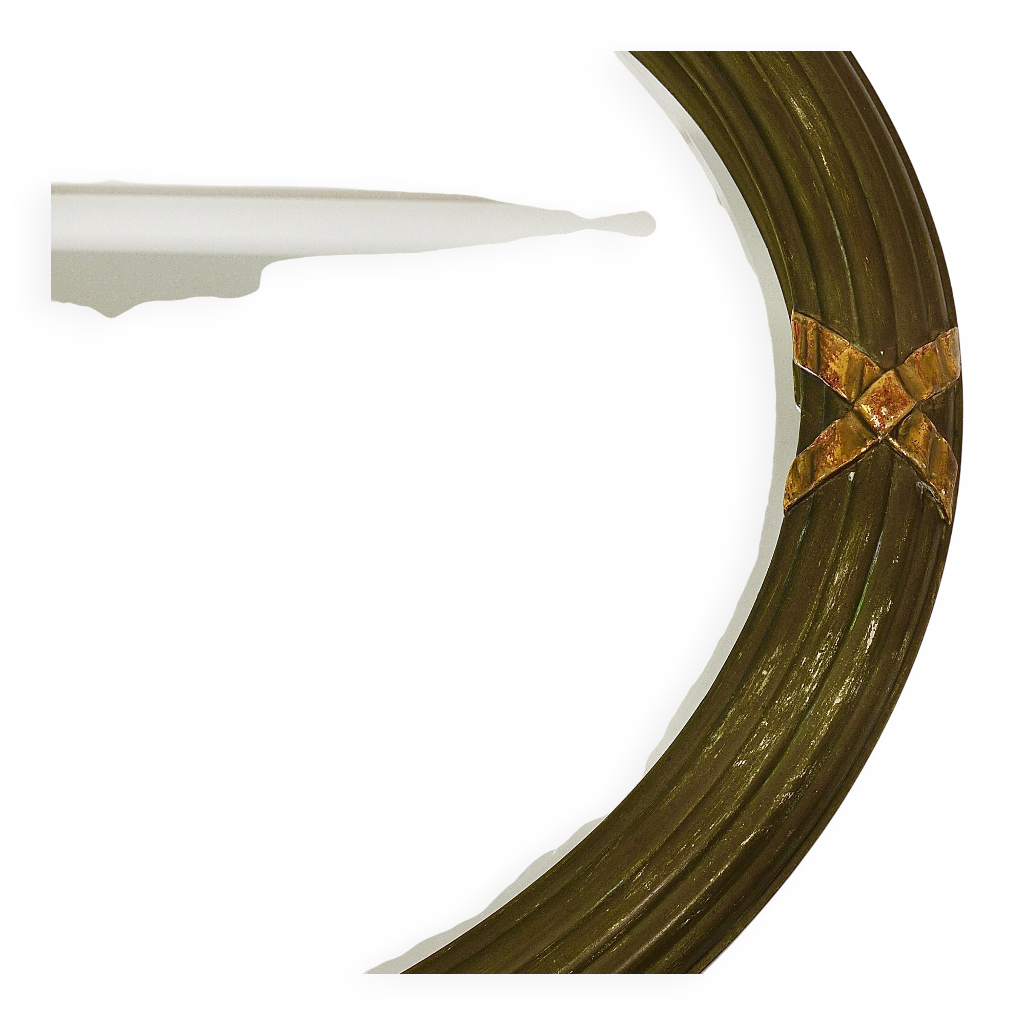 Faceted wall mirror in neoclassical Gustavian style, oval, in gilded wood, Italy, 1900s.