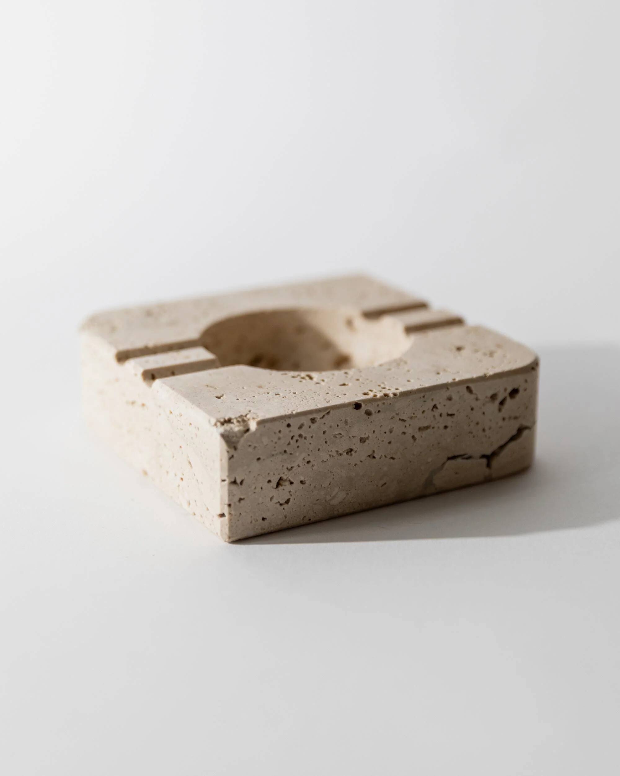 Vintage alabaster ashtray from the 1960s, beige stone, mid-century design, San Gimignano, Italy.
