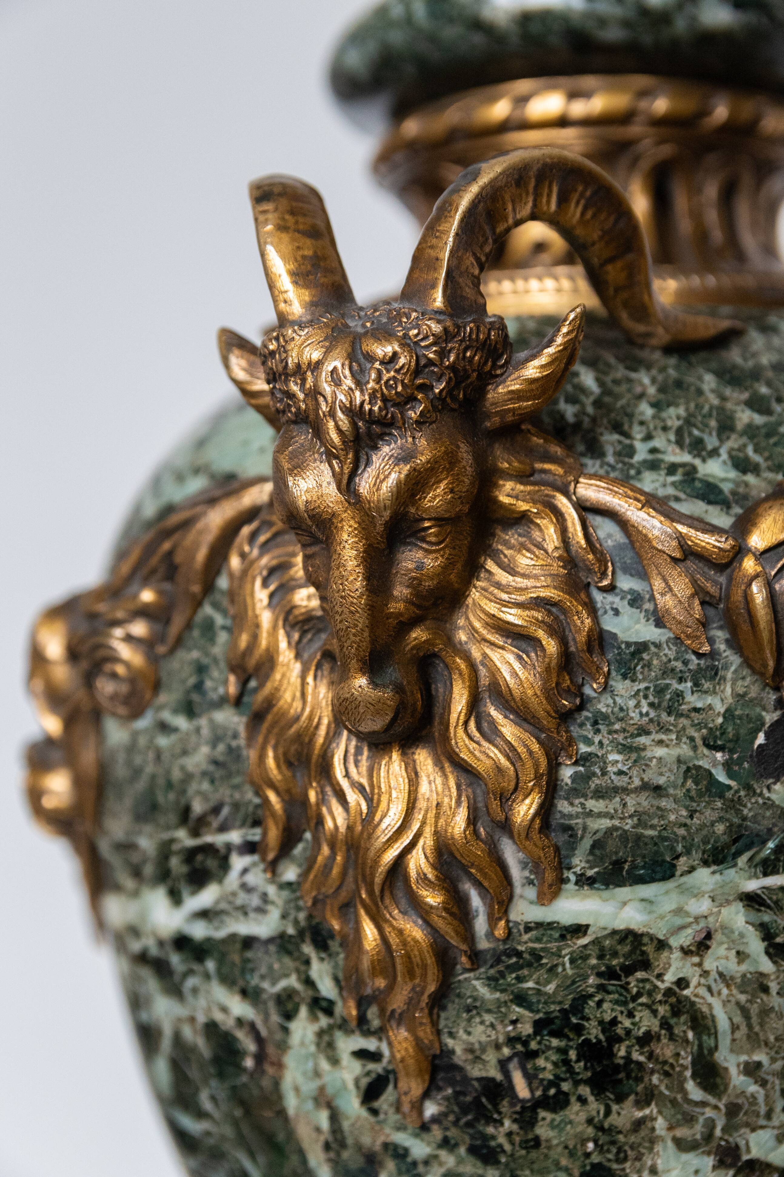 Cassolette, covered vase in green marble, head of rams, LouisXV XIXX