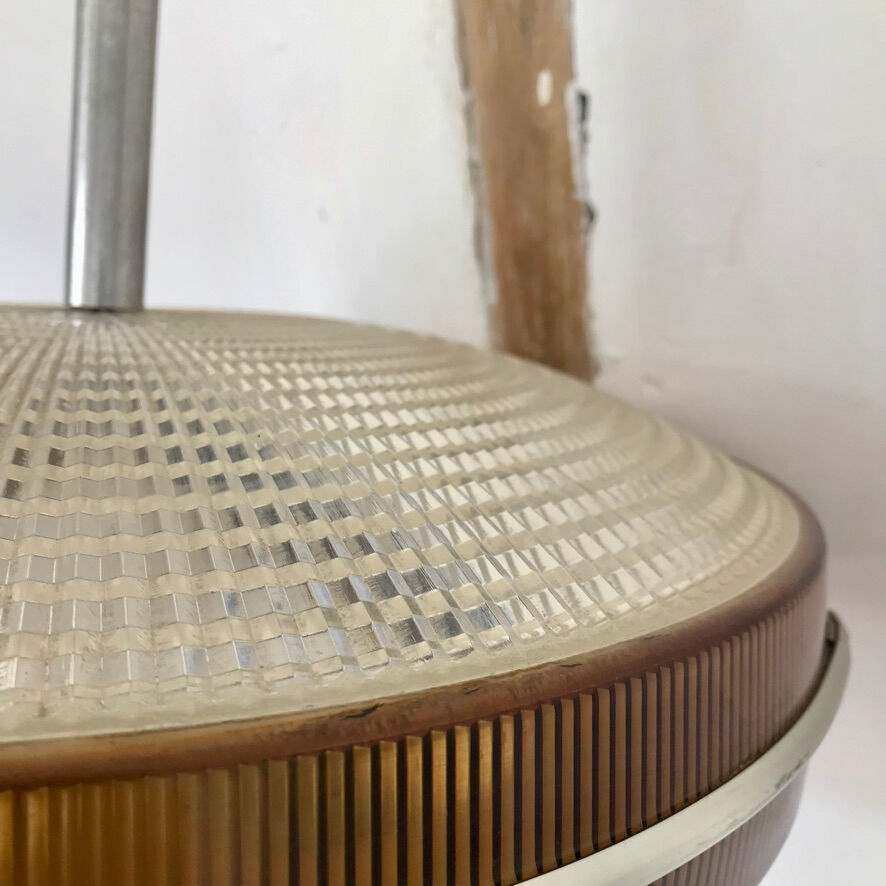 Resin UFO suspension