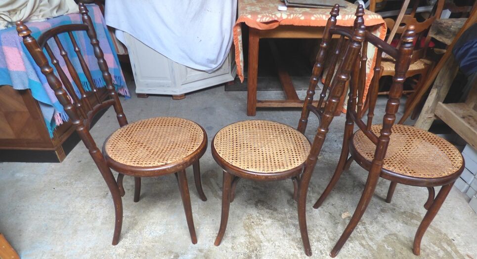 Set of 3 quality canned chairs of FISHEL brand
