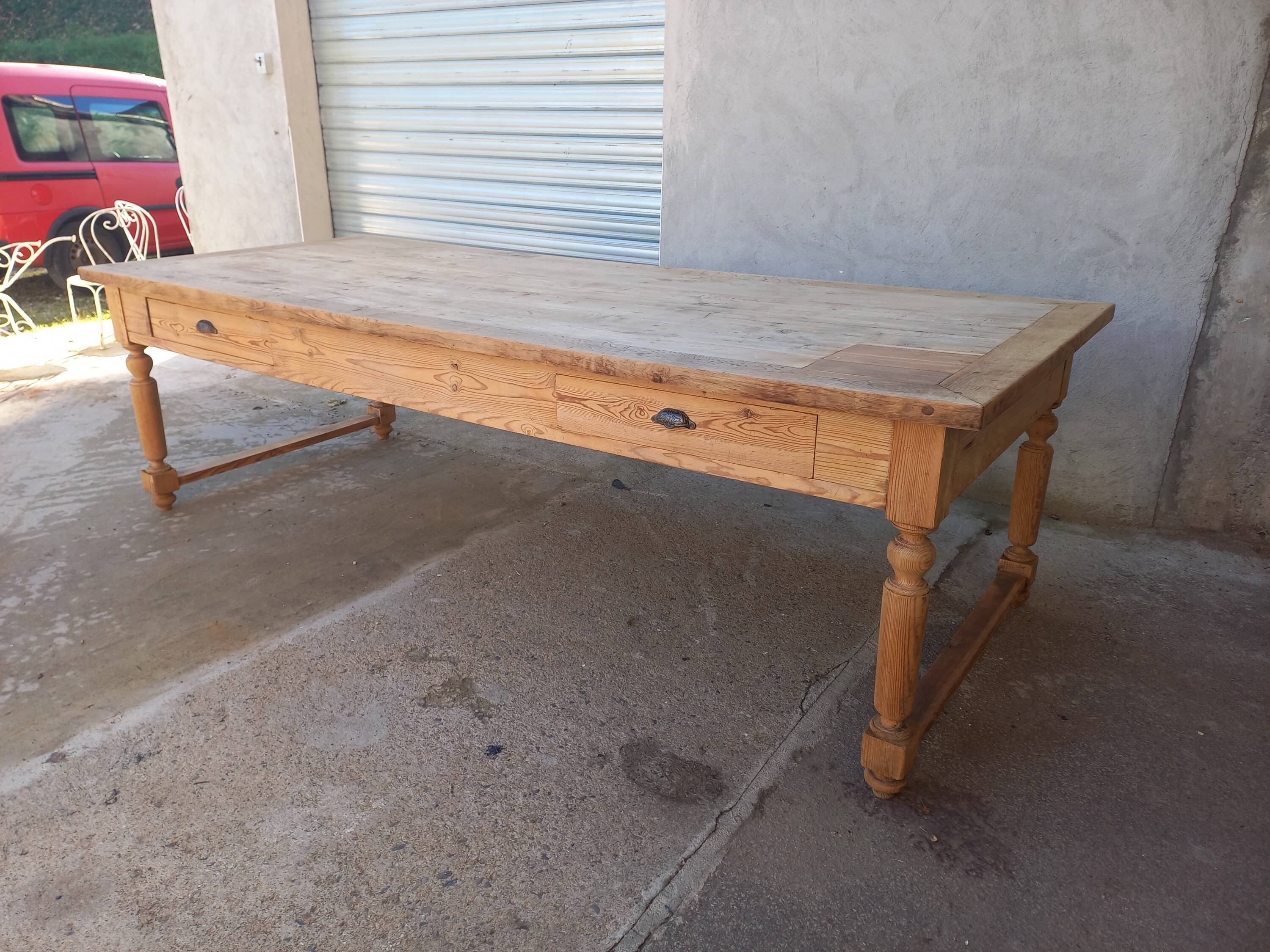 Grande table de communauté en chêne et sapin