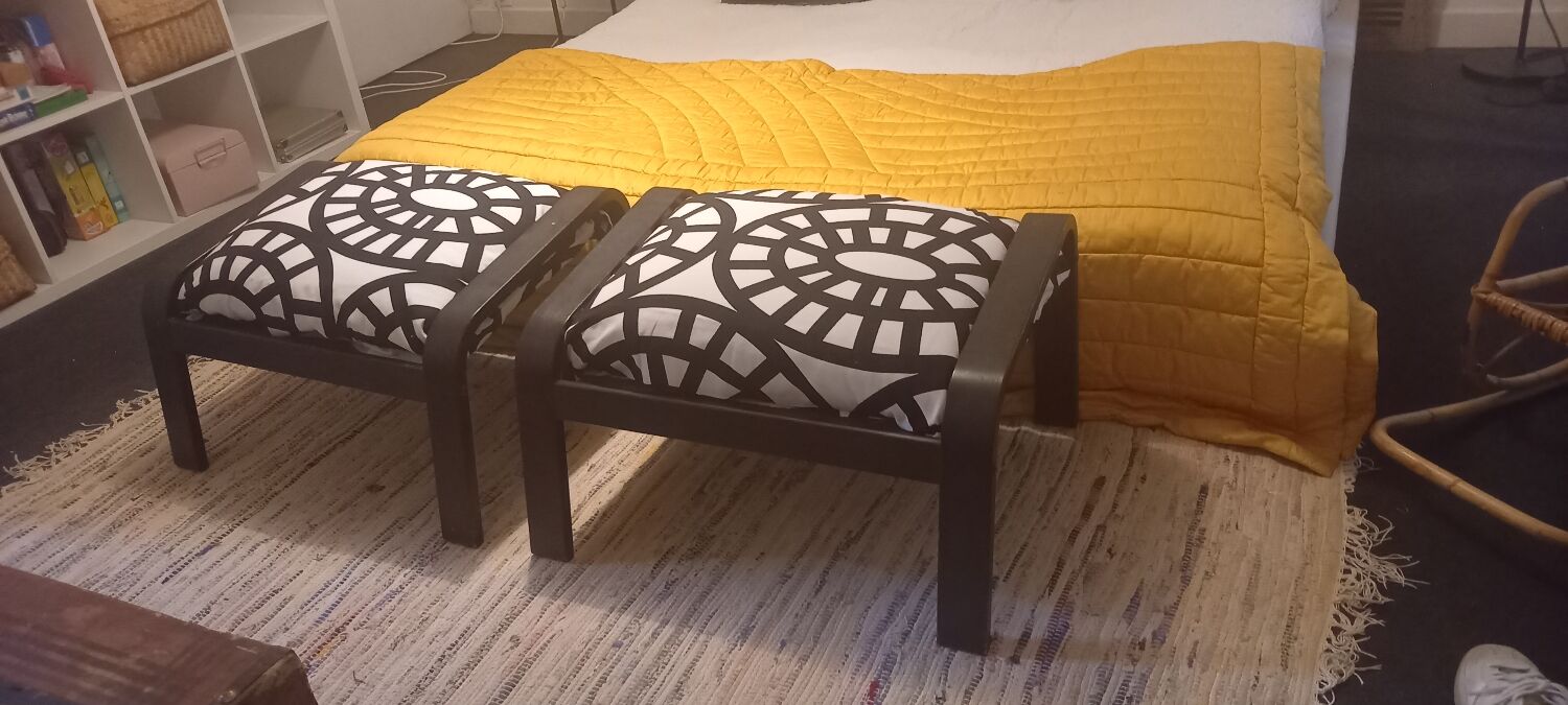 Pair of poufs