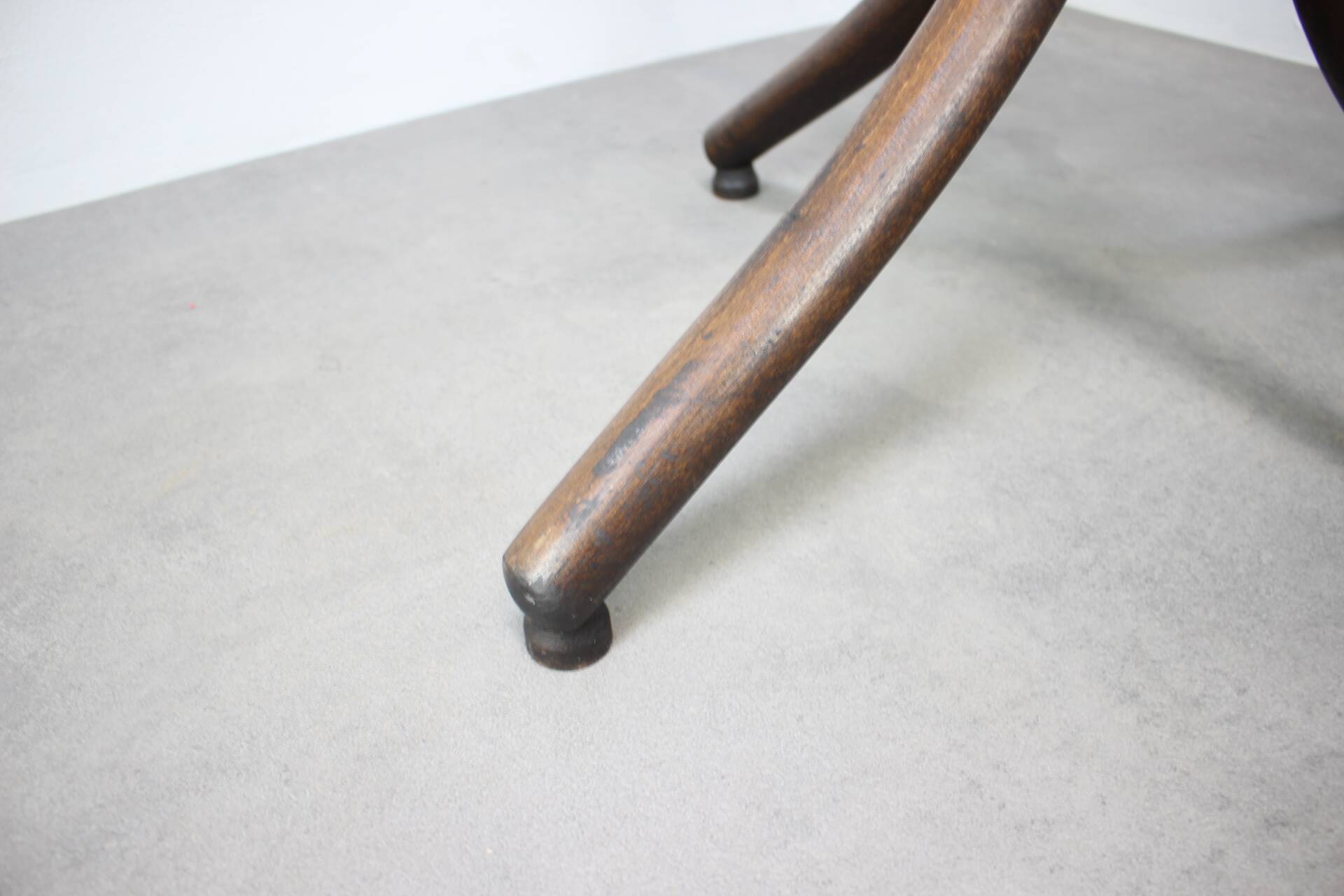 Vintage TON coat rack in curved wood, Czechoslovakia, circa 1970.