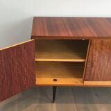 Enfilade en acajou sur une base en bois noirci