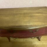 Chest of drawers.